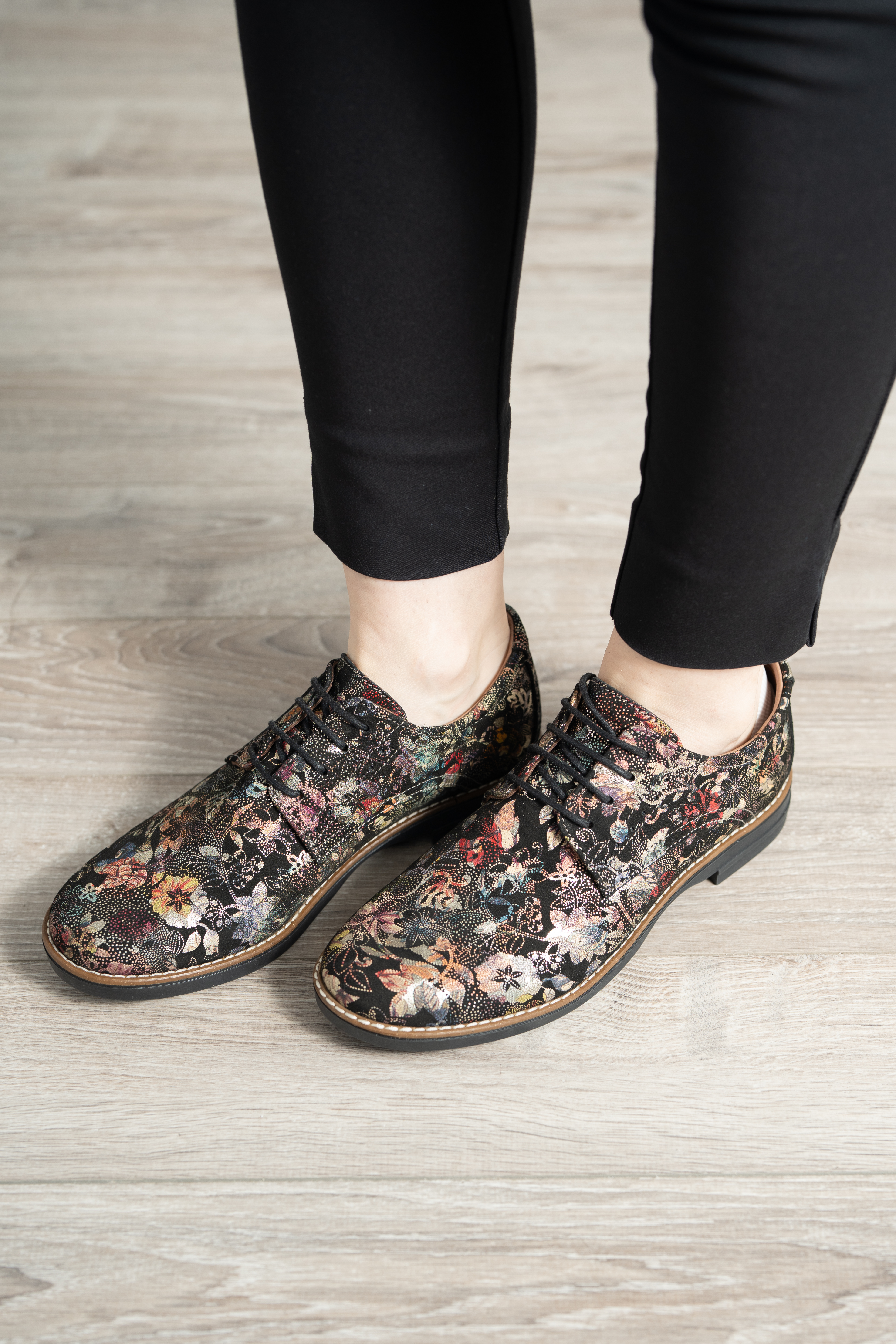 Pantofi casual dama, Glemis, piele naturala - Model: AN-1240-K, Culoare: Negru floral, Marime: 38 (24.7 cm)