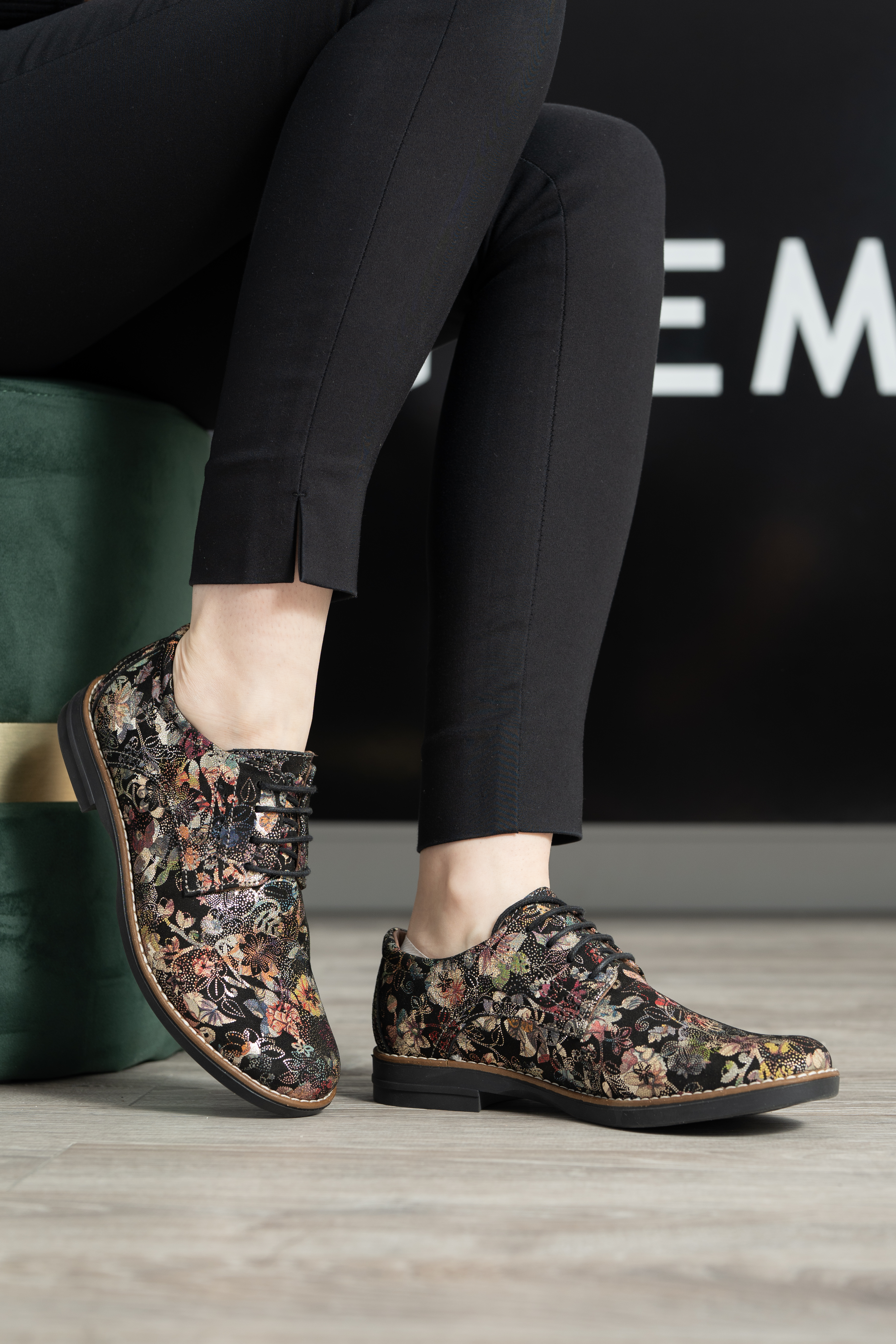 Pantofi casual dama, Glemis, piele naturala - Model: AN-1240-K, Culoare: Negru floral, Marime: 38 (24.7 cm)