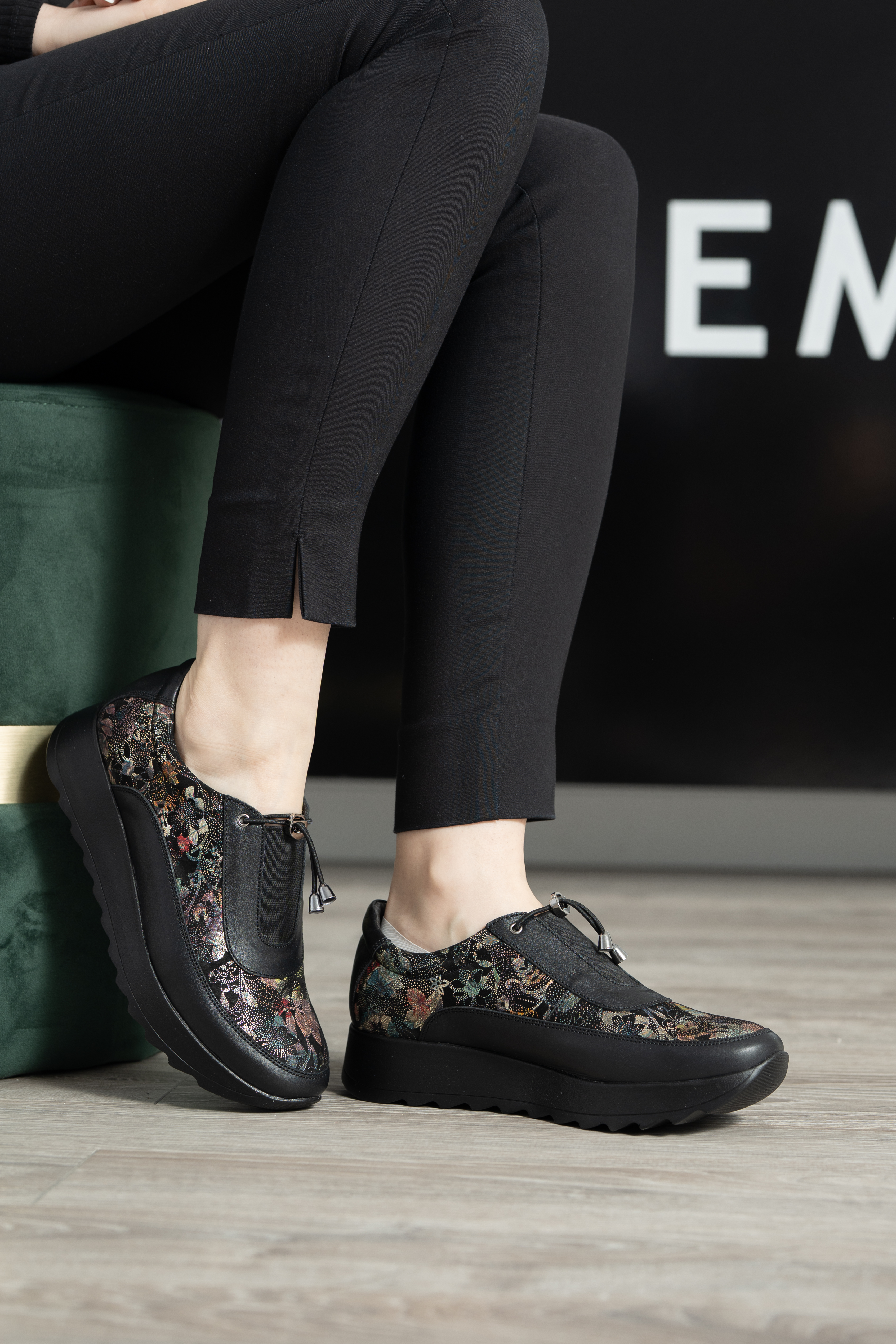 Pantofi casual dama, Glemis, piele naturala - Model: AN-1400, Culoare: Negru Floral, Marime: 38 (24.4 cm)