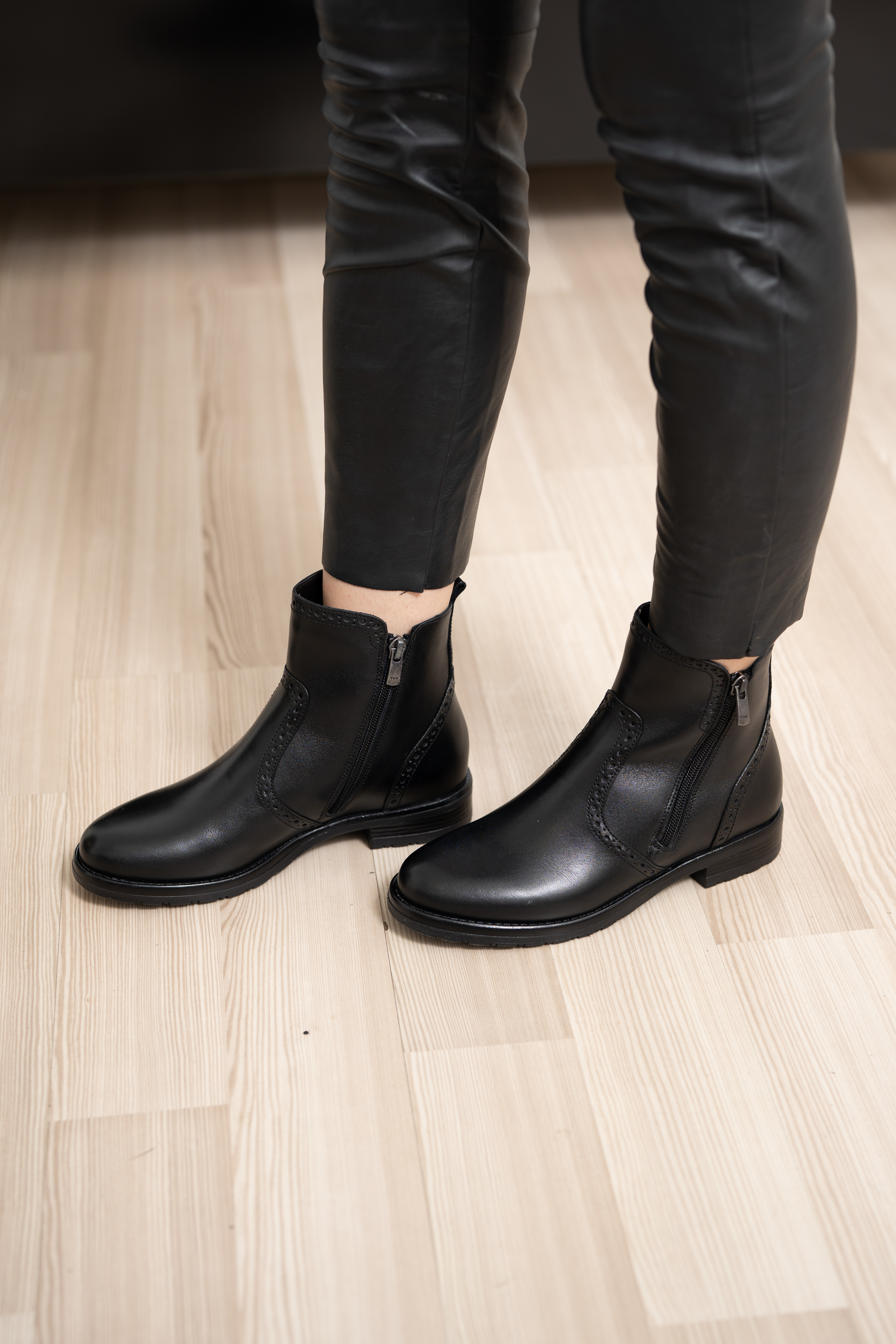 Ghete dama, Glemis, piele naturala - Cod: AS-2442, Culoare: Negru Box, Marime: 39 (26 cm)