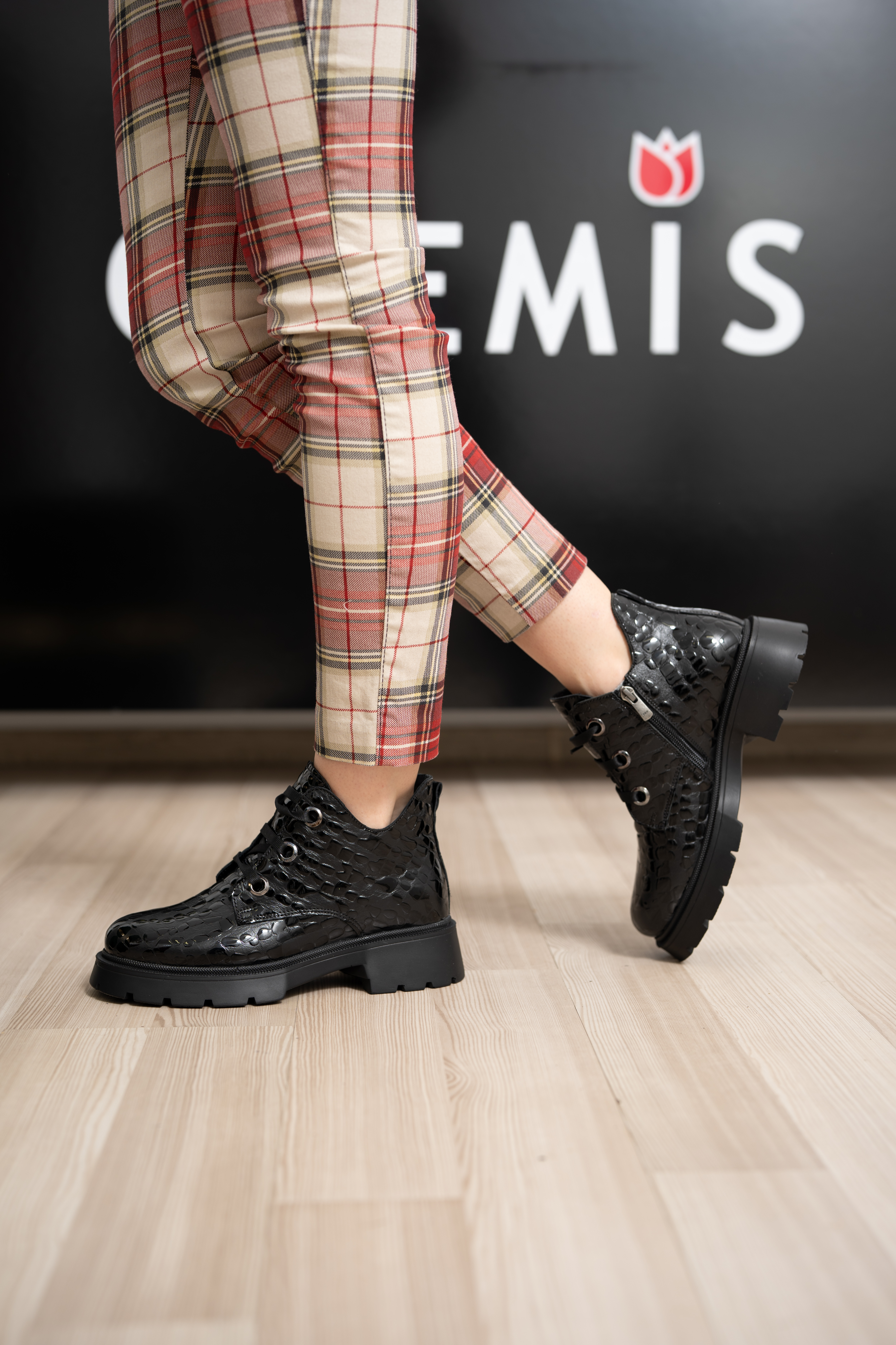 Ghete dama calapod lat, Glemis, piele naturala - Cod: AS-2462, Culoare: Negru Lac, Marime: 38 (25.2 cm)