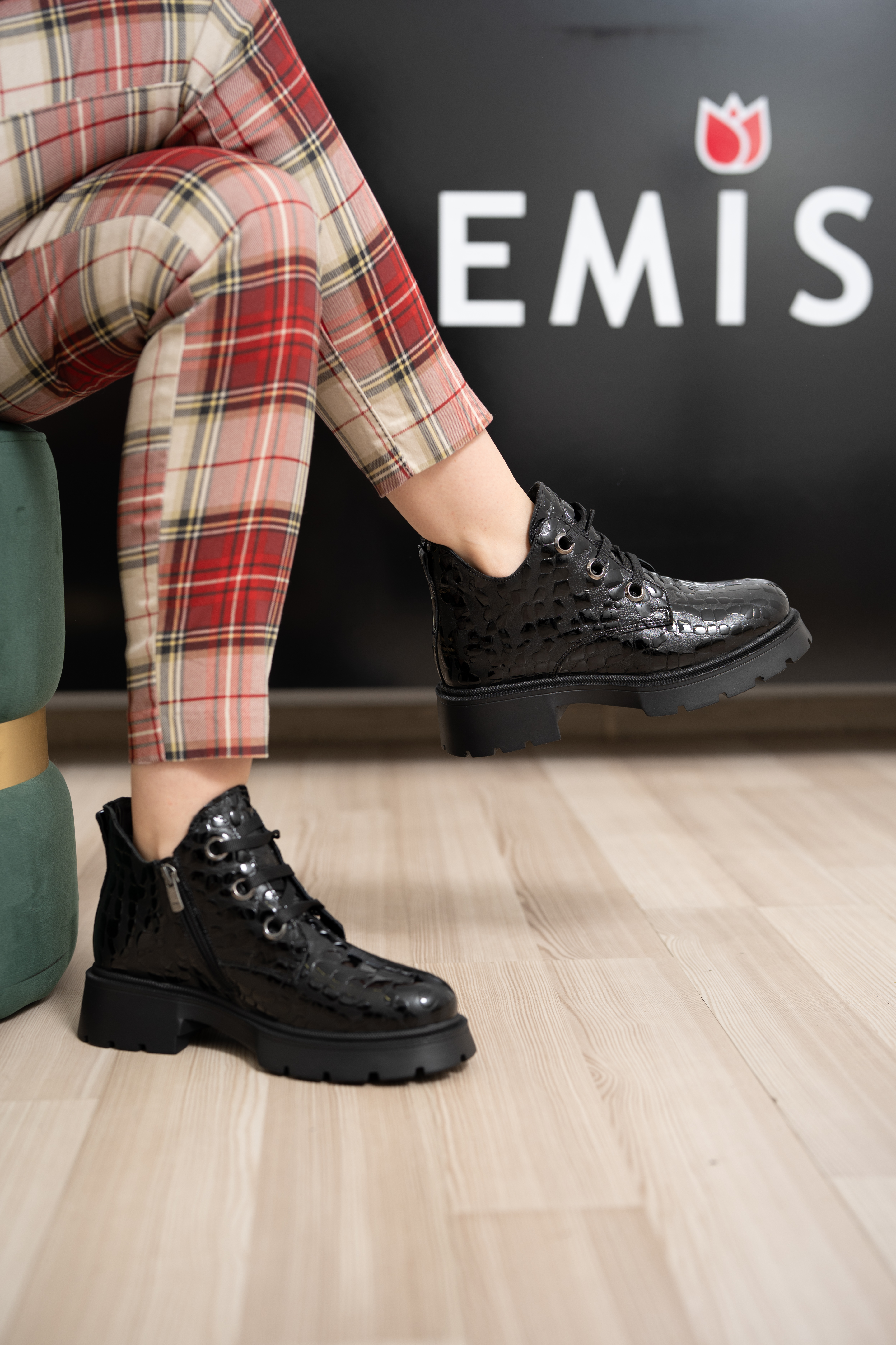 Ghete dama calapod lat, Glemis, piele naturala - Cod: AS-2462, Culoare: Negru Lac, Marime: 38 (25.2 cm)