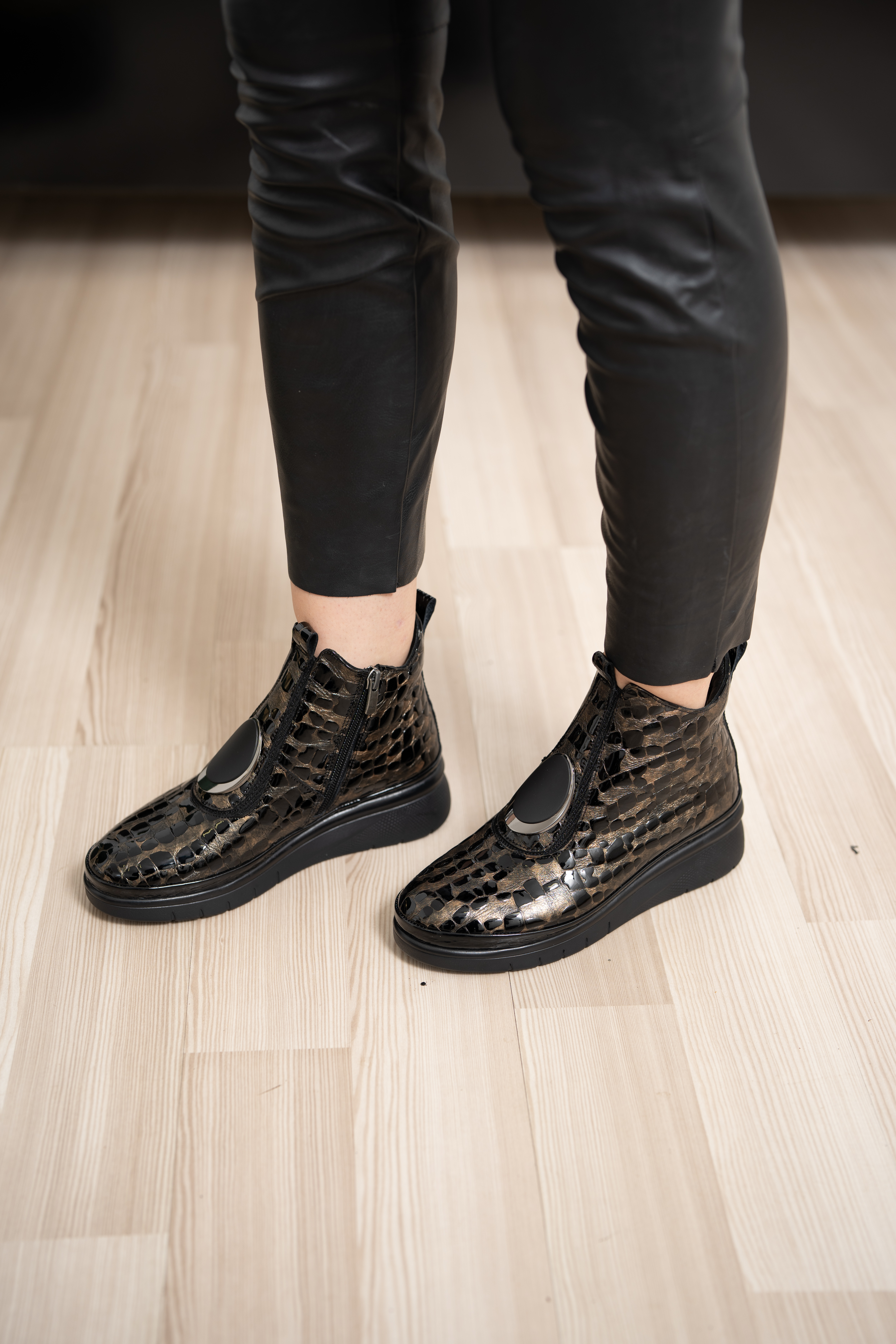 Ghete dama, Glemis, piele naturala - Cod: AS-2508, Culoare: Negru Auriu Lac, Marime: 40 (26.2 cm)