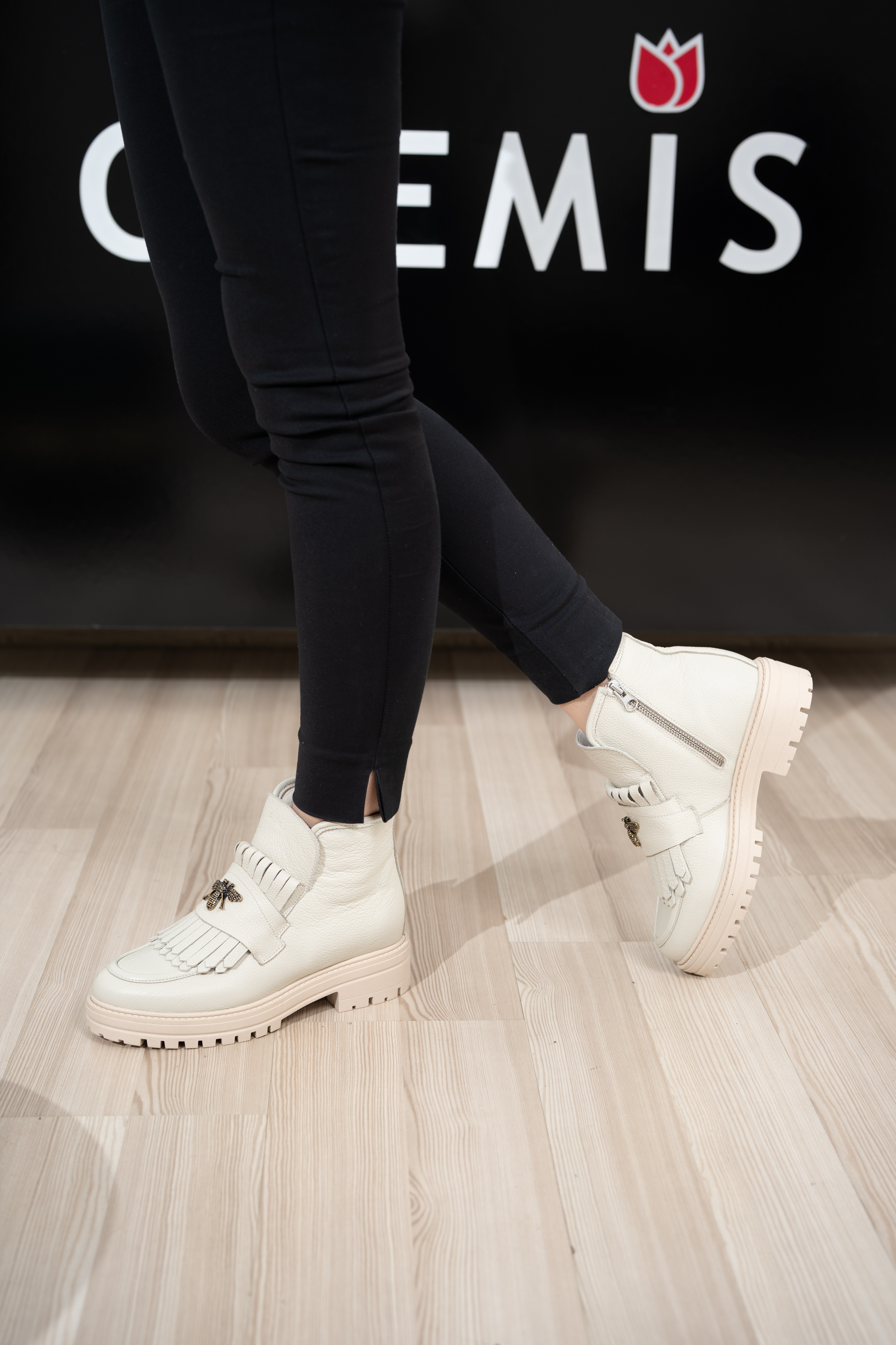 Ghete dama calapod normal, Glemis, piele naturala - Model: Stupina, Culoare: Bej Bizon, Marime: 38 (25 cm)