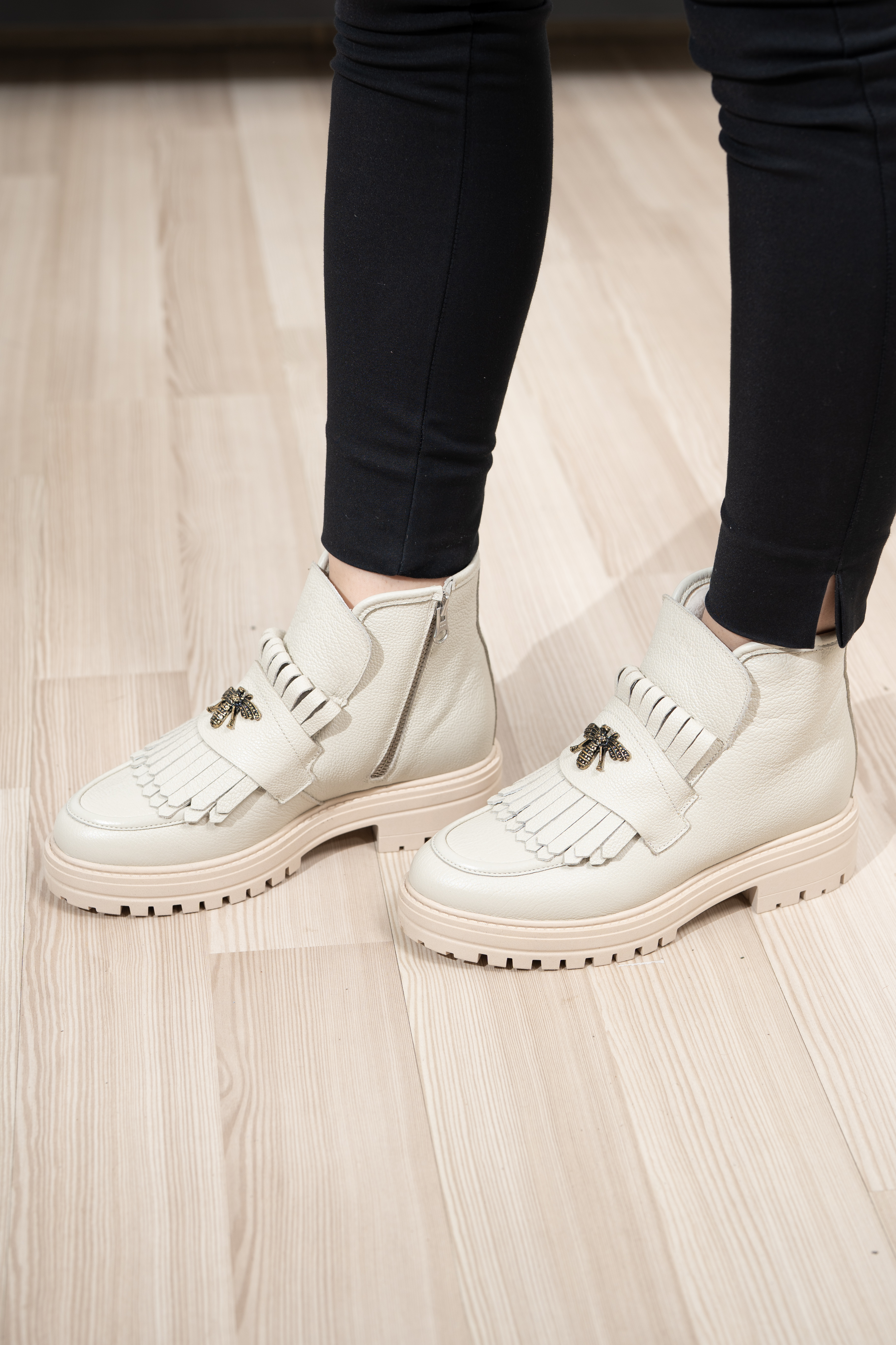 Ghete dama calapod normal, Glemis, piele naturala - Model: Stupina, Culoare: Bej Bizon, Marime: 38 (25 cm)