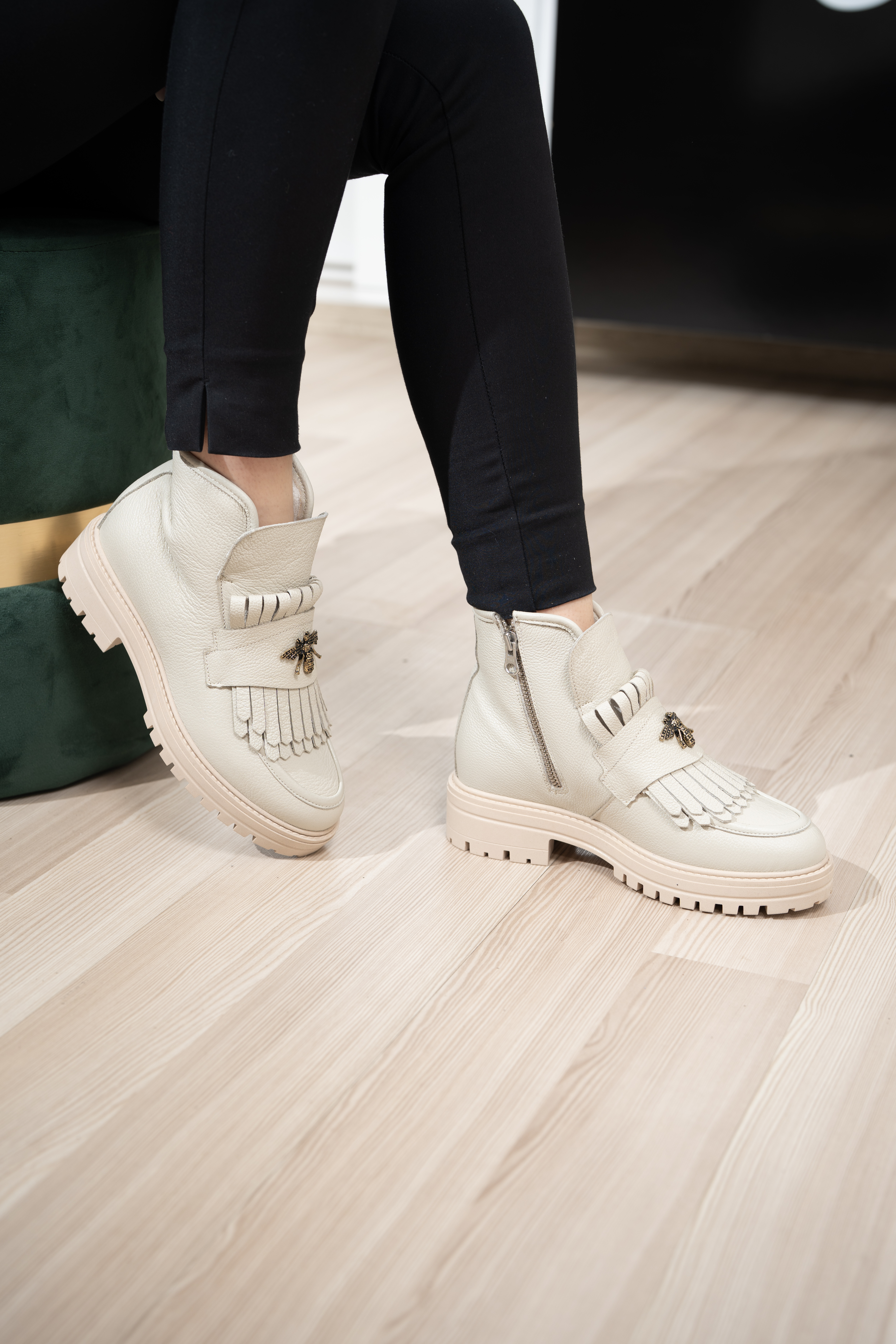 Ghete dama calapod normal, Glemis, piele naturala - Model: Stupina, Culoare: Bej Bizon, Marime: 38 (25 cm)