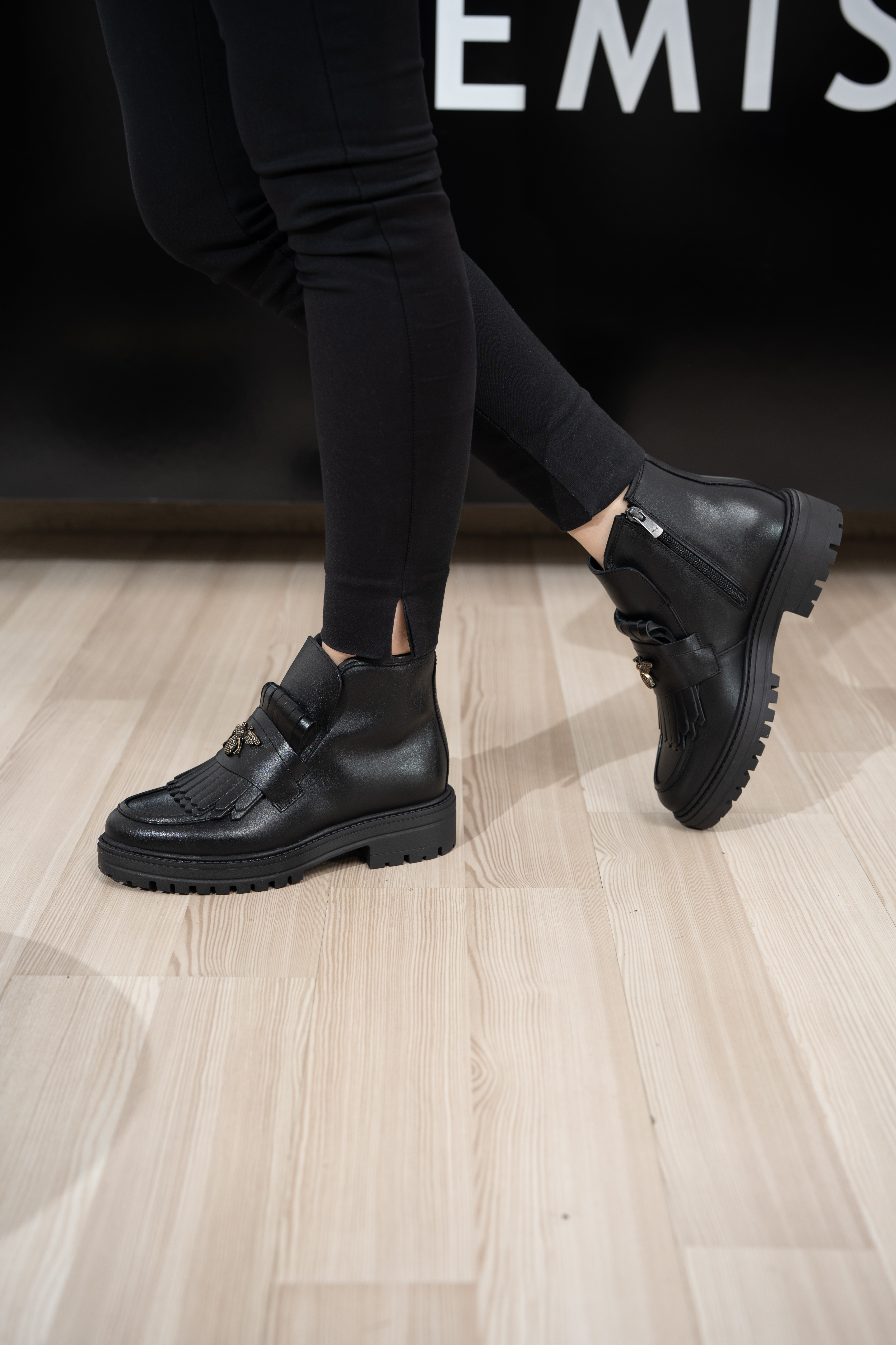 Ghete dama calapod normal, Glemis, piele naturala - Model: Stupina, Culoare: Negru Box, Marime: 38 (25 cm)