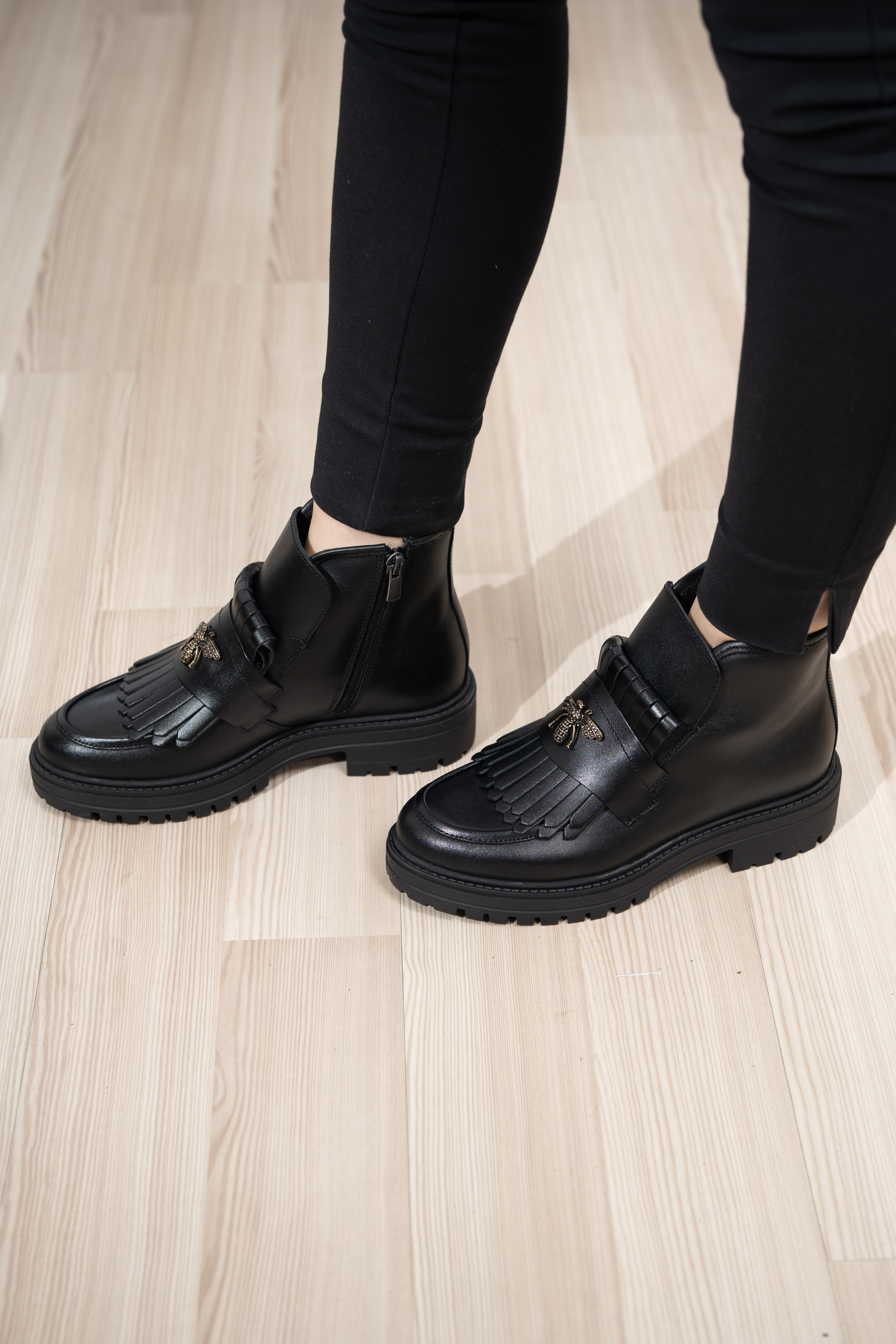 Ghete dama calapod normal, Glemis, piele naturala - Model: Stupina, Culoare: Negru Box, Marime: 38 (25 cm)