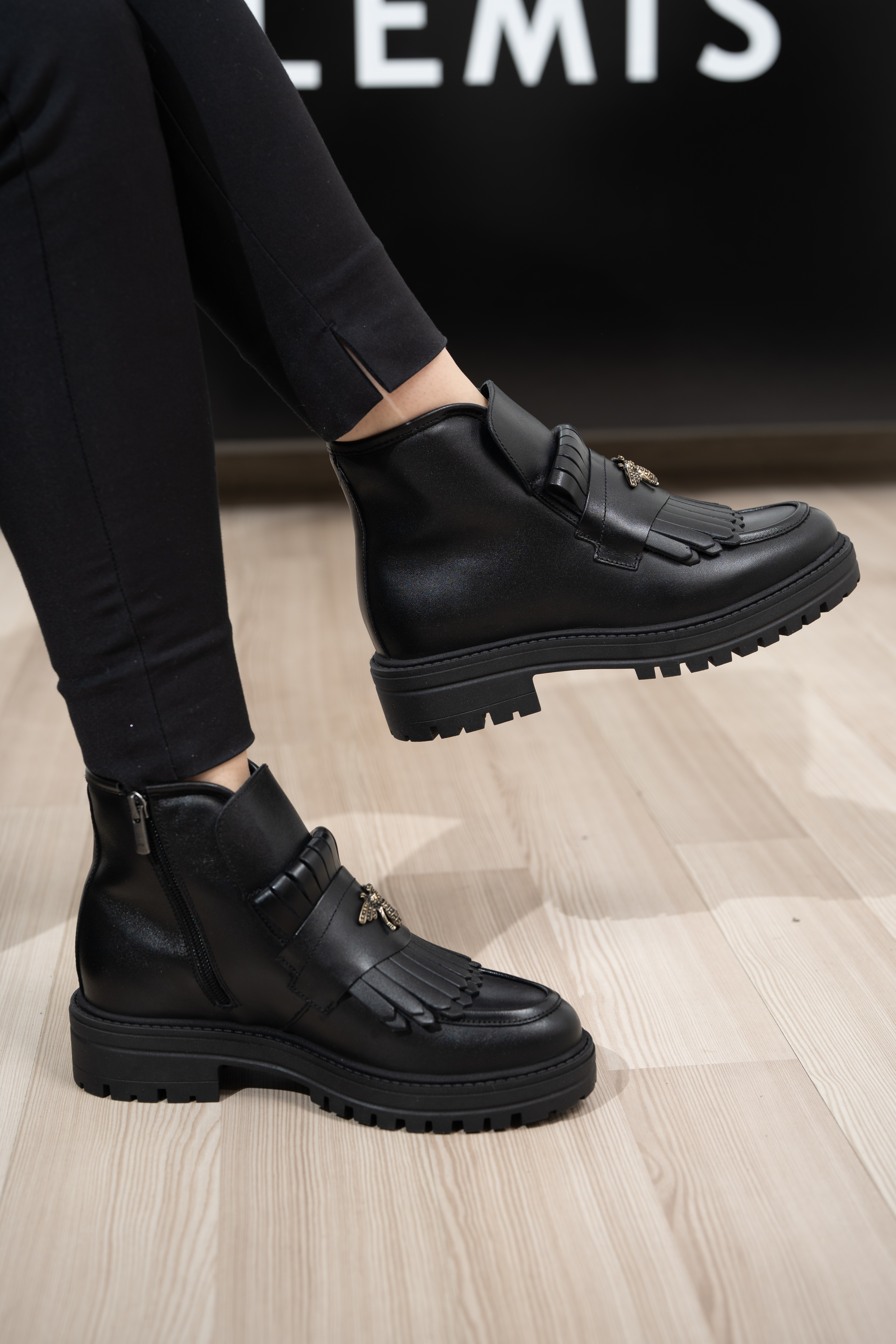 Ghete dama calapod normal, Glemis, piele naturala - Model: Stupina, Culoare: Negru Box, Marime: 38 (25 cm)