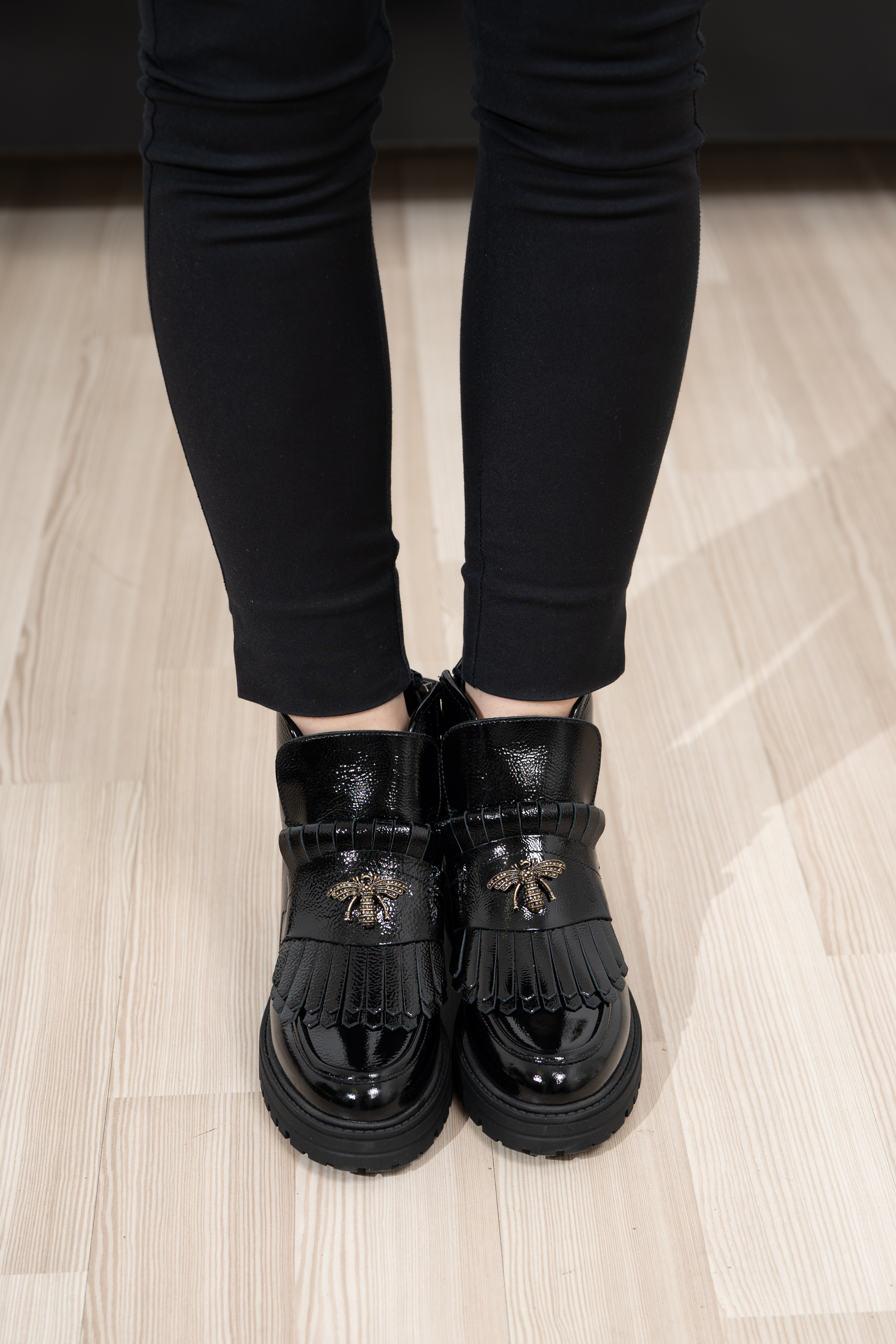 Ghete dama calapod normal, Glemis, piele naturala - Model: Stupina, Culoare: Negru Lac, Marime: 38 (25 cm)