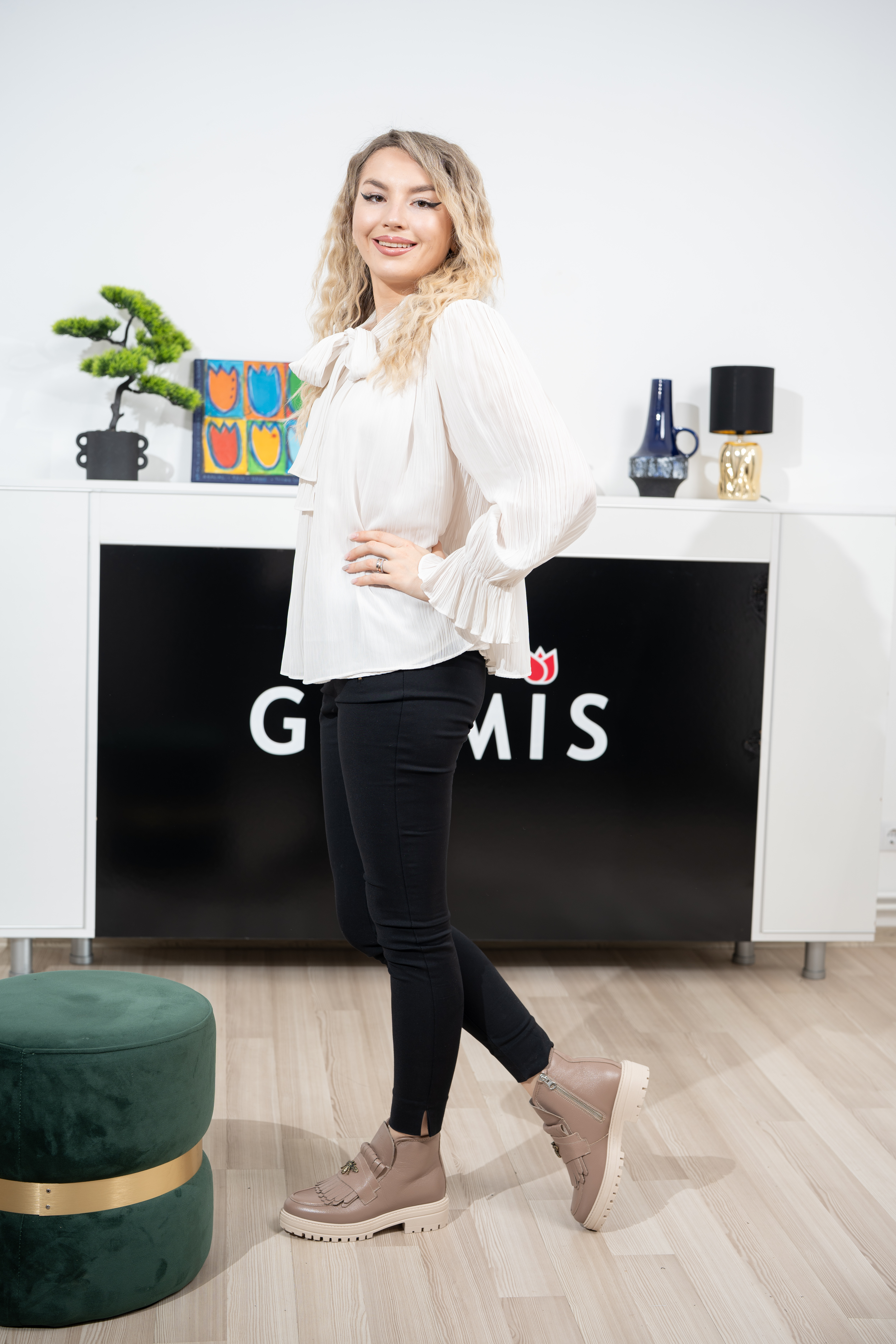 Ghete dama calapod normal, Glemis, piele naturala - Model: Stupina, Culoare: Taupe Bizon, Marime: 38 (25 cm)