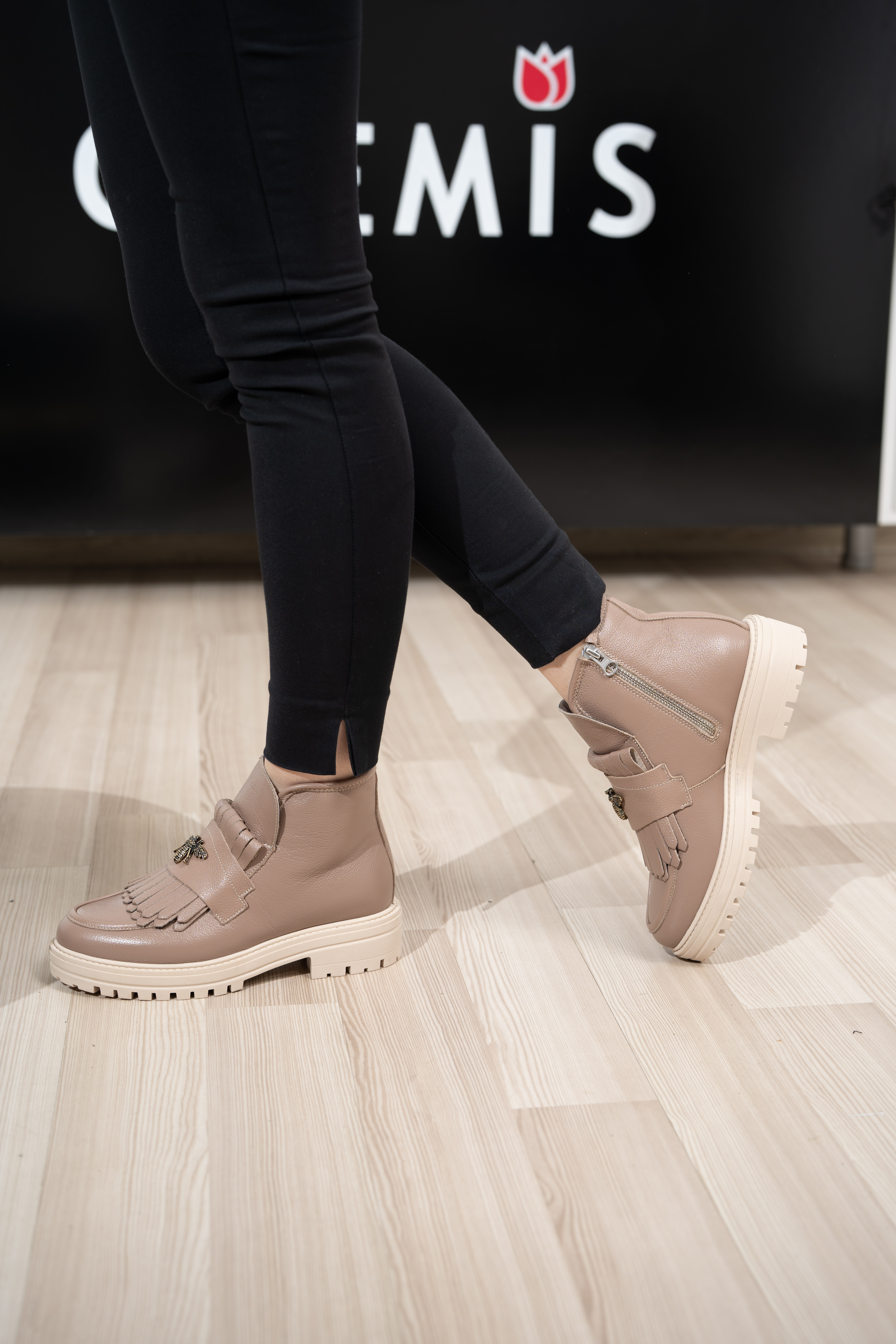 Ghete dama calapod normal, Glemis, piele naturala - Model: Stupina, Culoare: Taupe Bizon, Marime: 38 (25 cm)