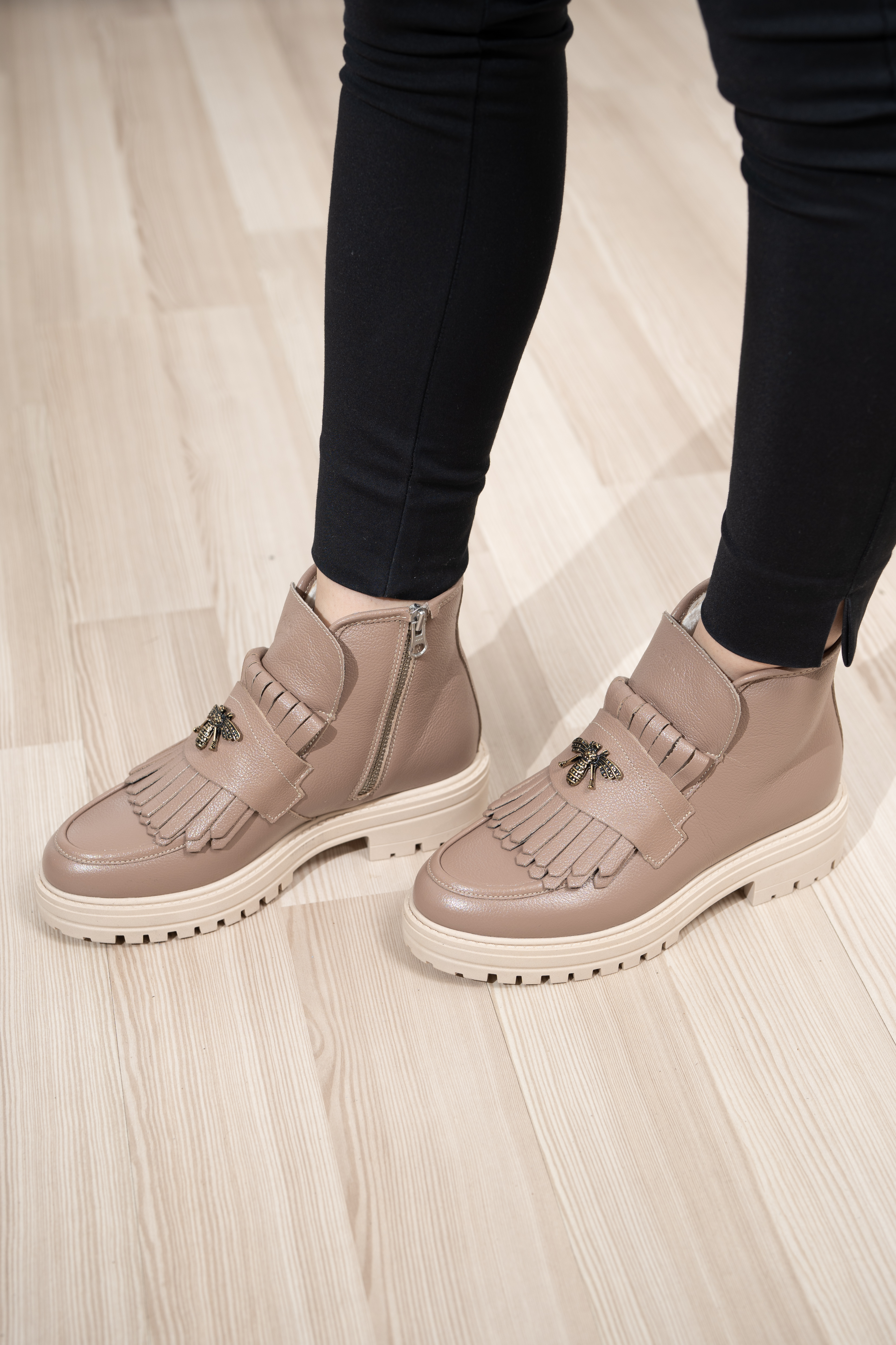 Ghete dama calapod normal, Glemis, piele naturala - Model: Stupina, Culoare: Taupe Bizon, Marime: 38 (25 cm)