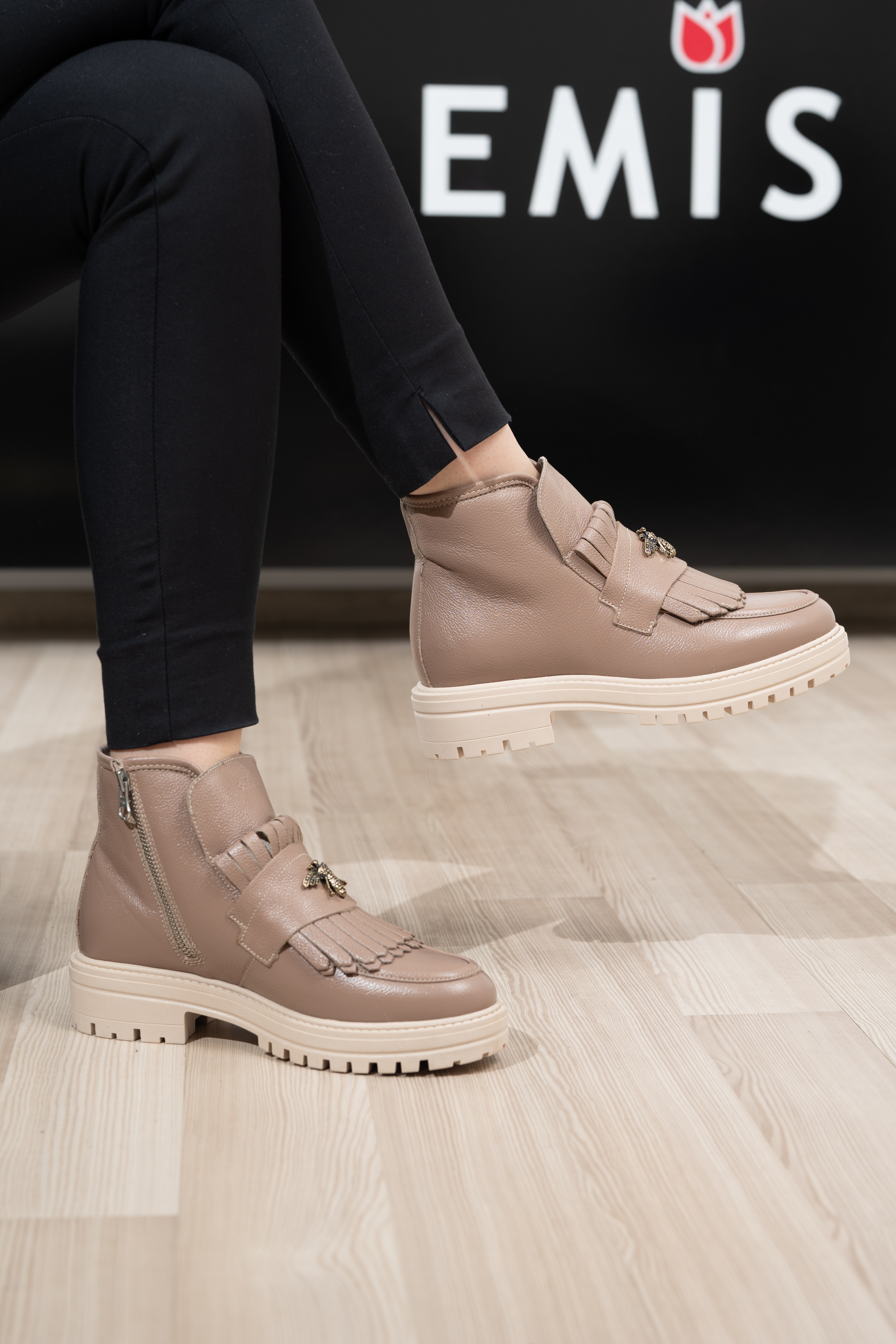 Ghete dama calapod normal, Glemis, piele naturala - Model: Stupina, Culoare: Taupe Bizon, Marime: 38 (25 cm)