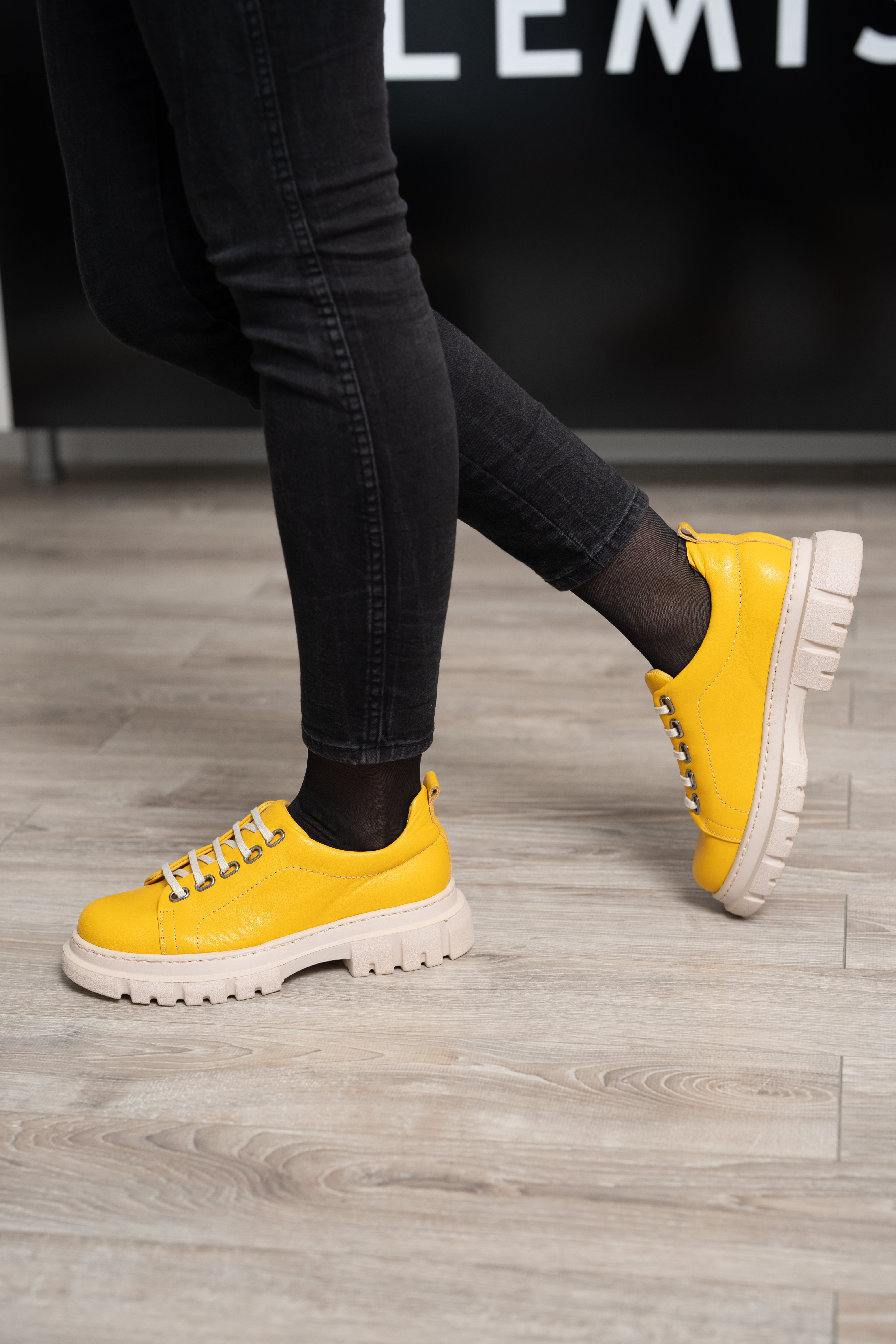 Pantofi dama calapod lat, Glemis, piele naturala - Cod: 665, Culoare: Galben, Talpa: Bej, Marime: 38 (24.8 cm)