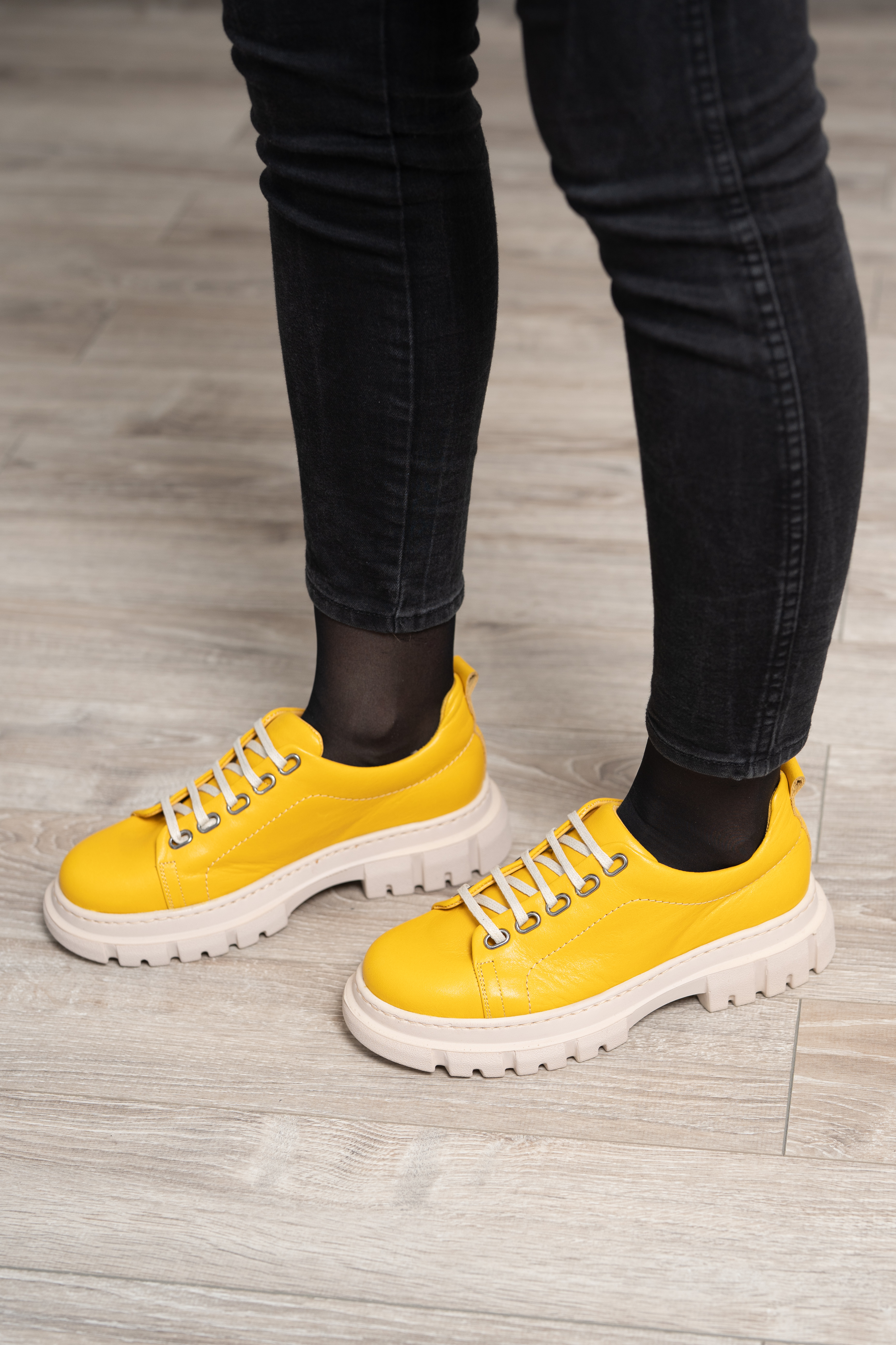 Pantofi dama calapod lat, Glemis, piele naturala - Cod: 665, Culoare: Galben, Talpa: Bej, Marime: 38 (24.8 cm)