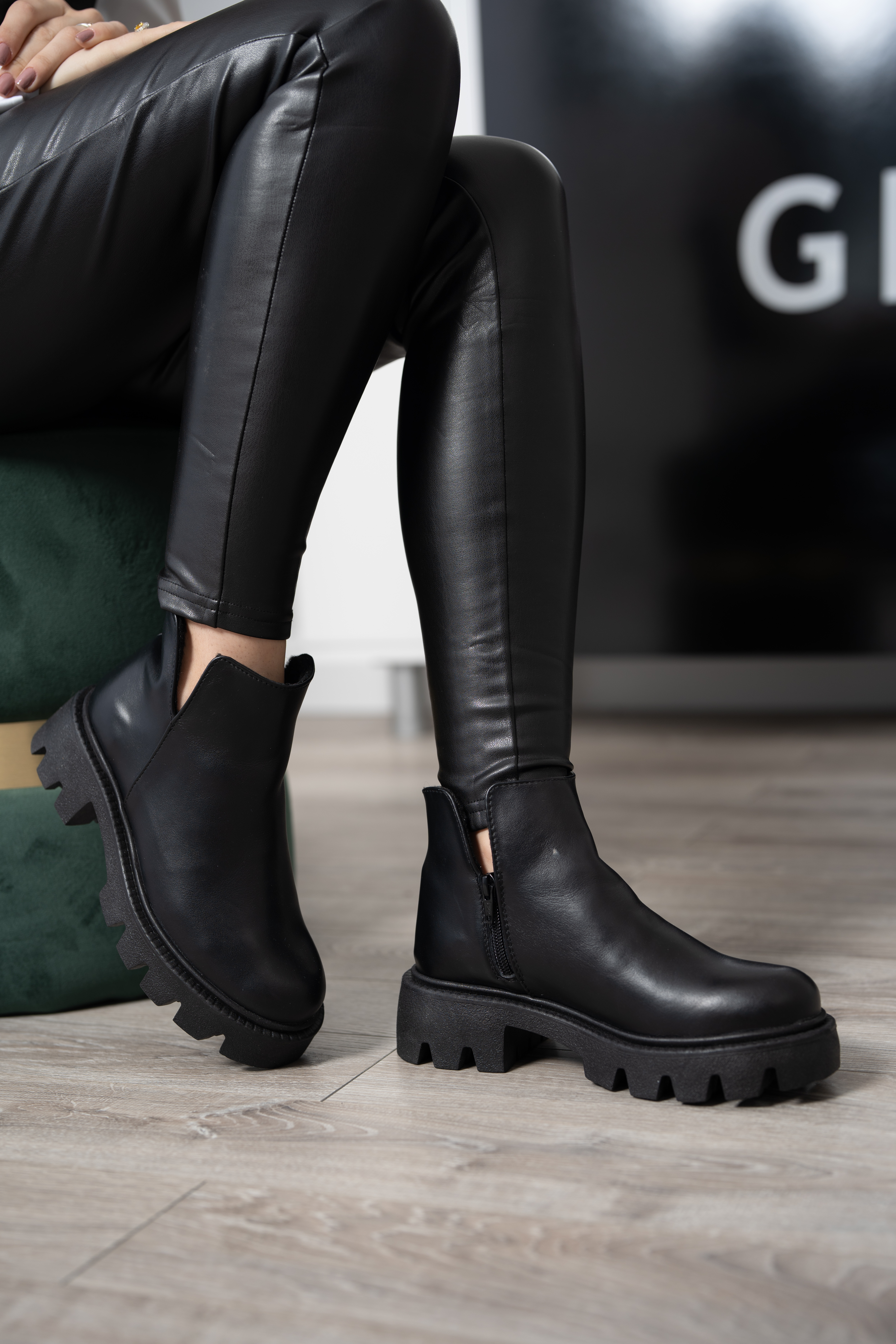 Ghete dama smart office, Glemis, piele naturala - Cod: IB-4000, Culoare: Negru Box, Marime: 38 (24.5 cm)