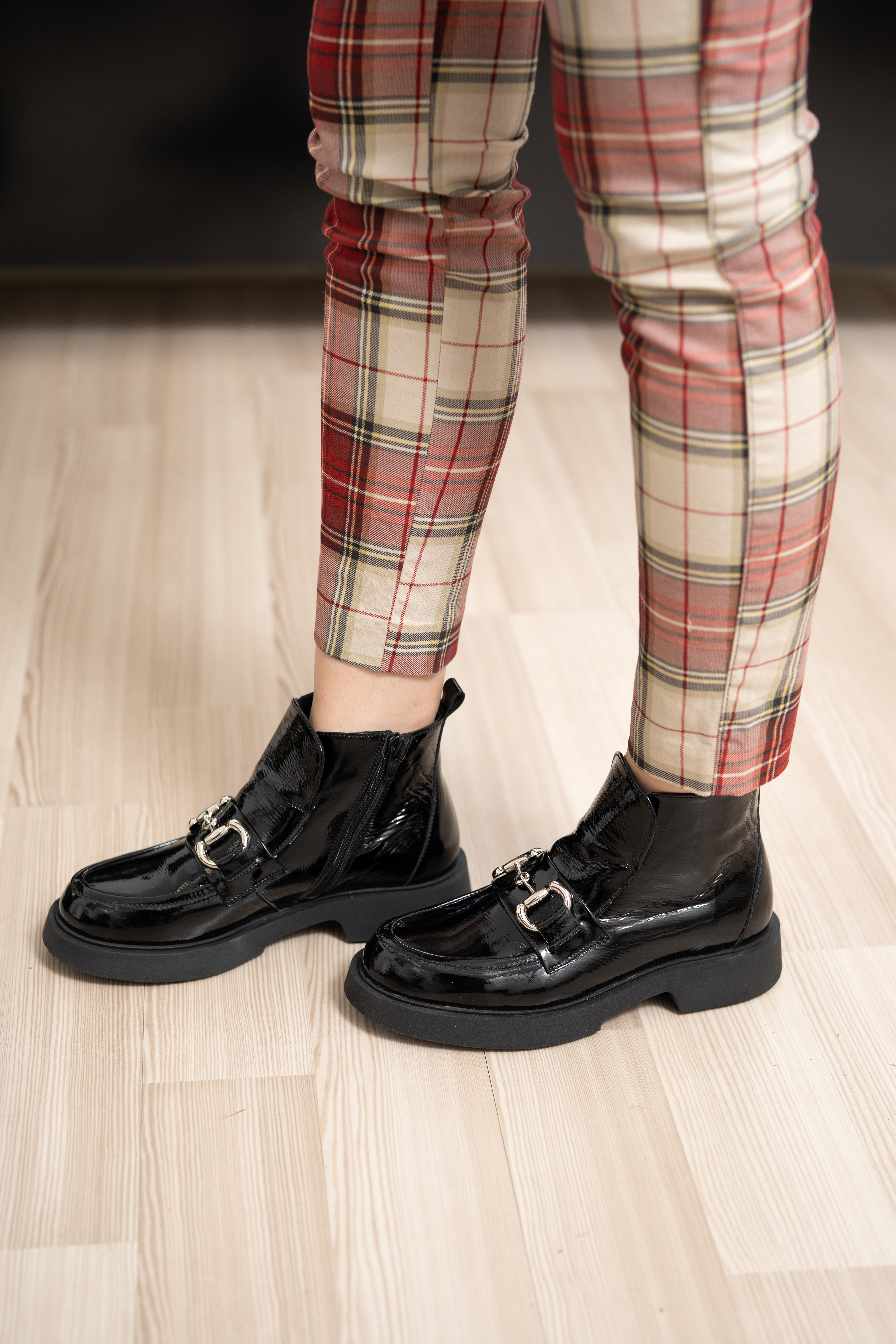 Ghete dama, Glemis, piele naturala - Cod: IB-4100, Culoare: Negru Lac, Marime: 38 (24.8 cm)