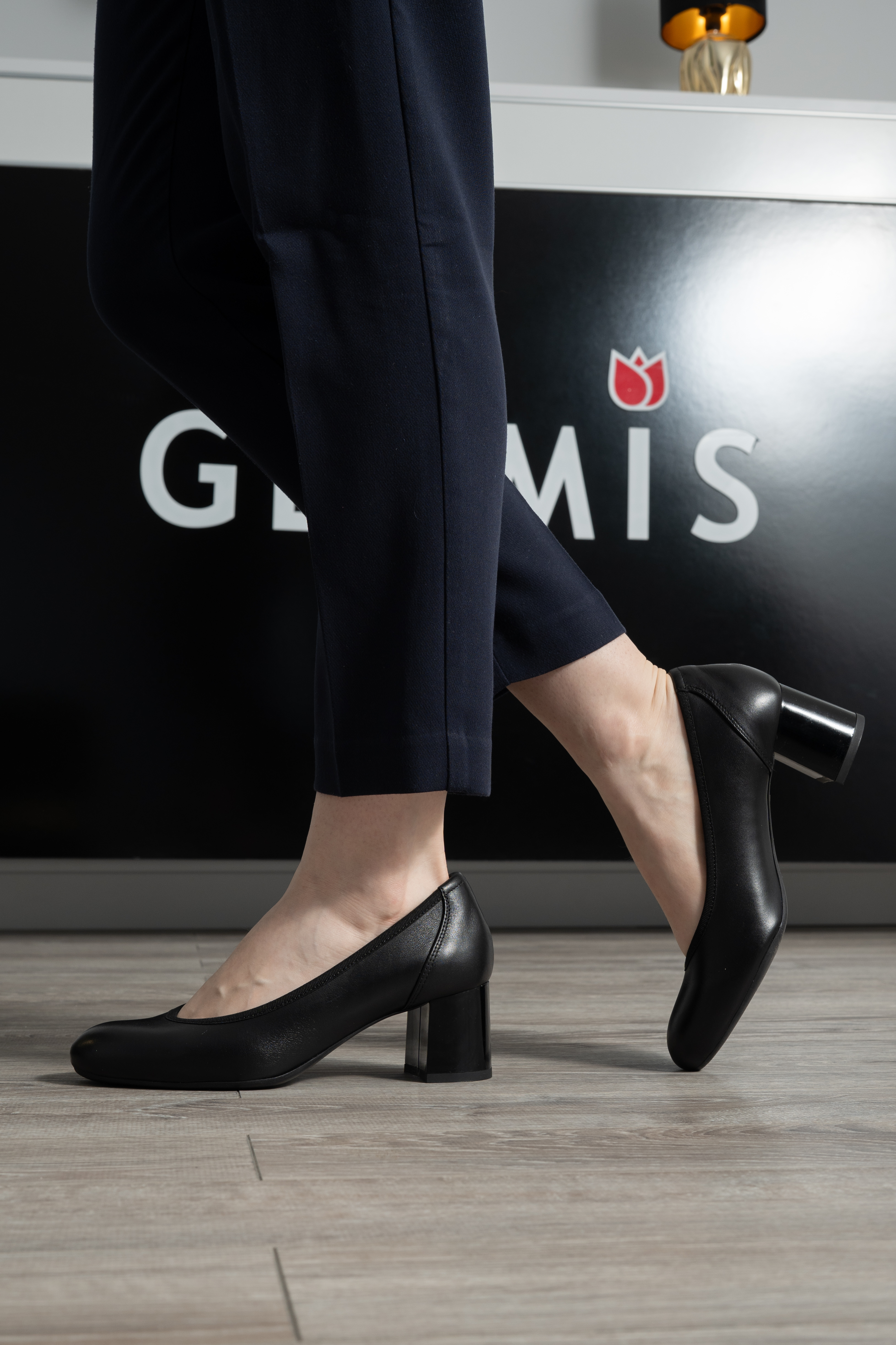 Pantofi dama eleganti, Glemis, piele naturala - Model: Siena, Culoare: Negru box, Marime: 35 (23 cm)