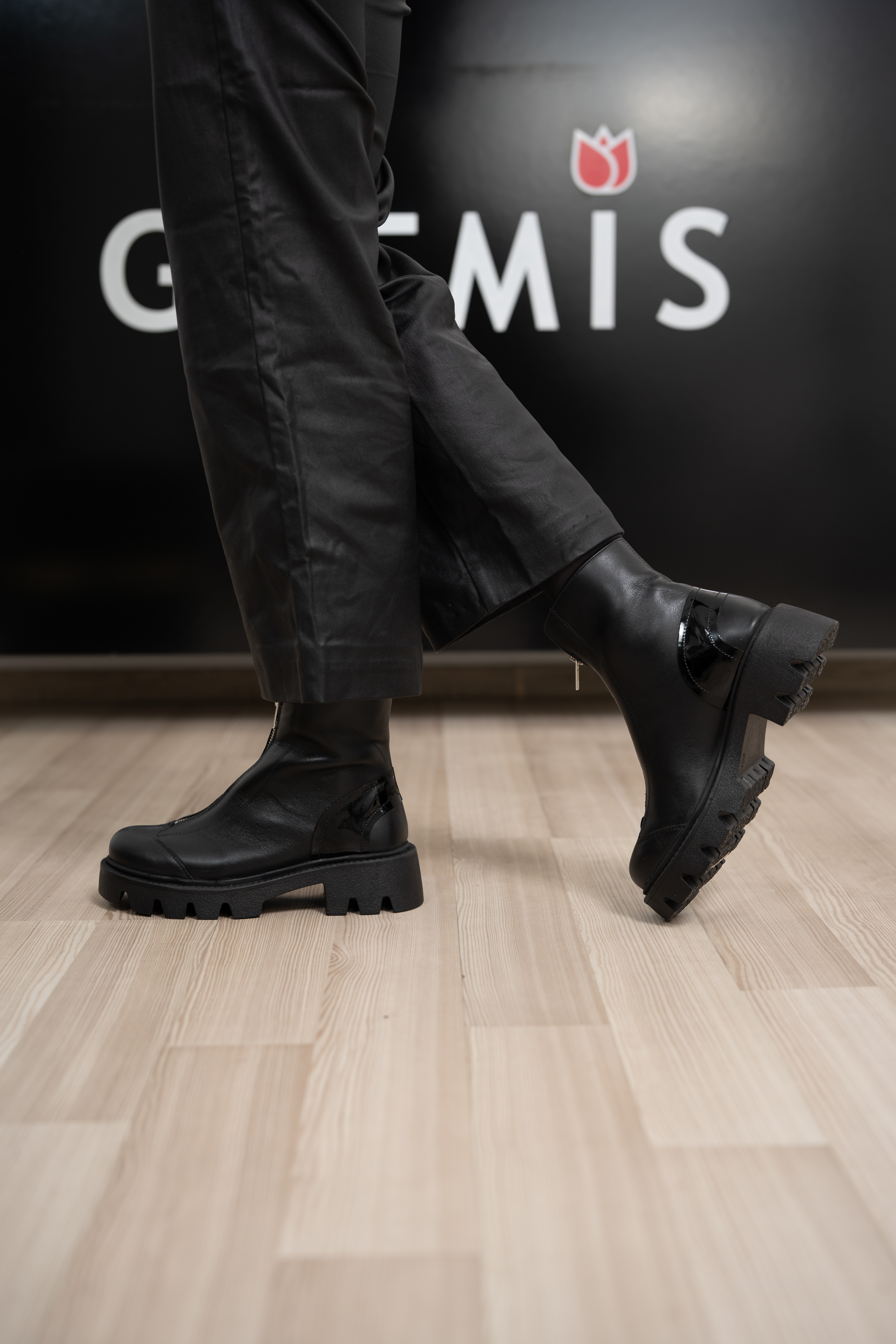 Ghete dama, Glemis, piele naturala - Cod: NE-363, Culoare: Negru Box, Marime: 38 (24.8 cm)