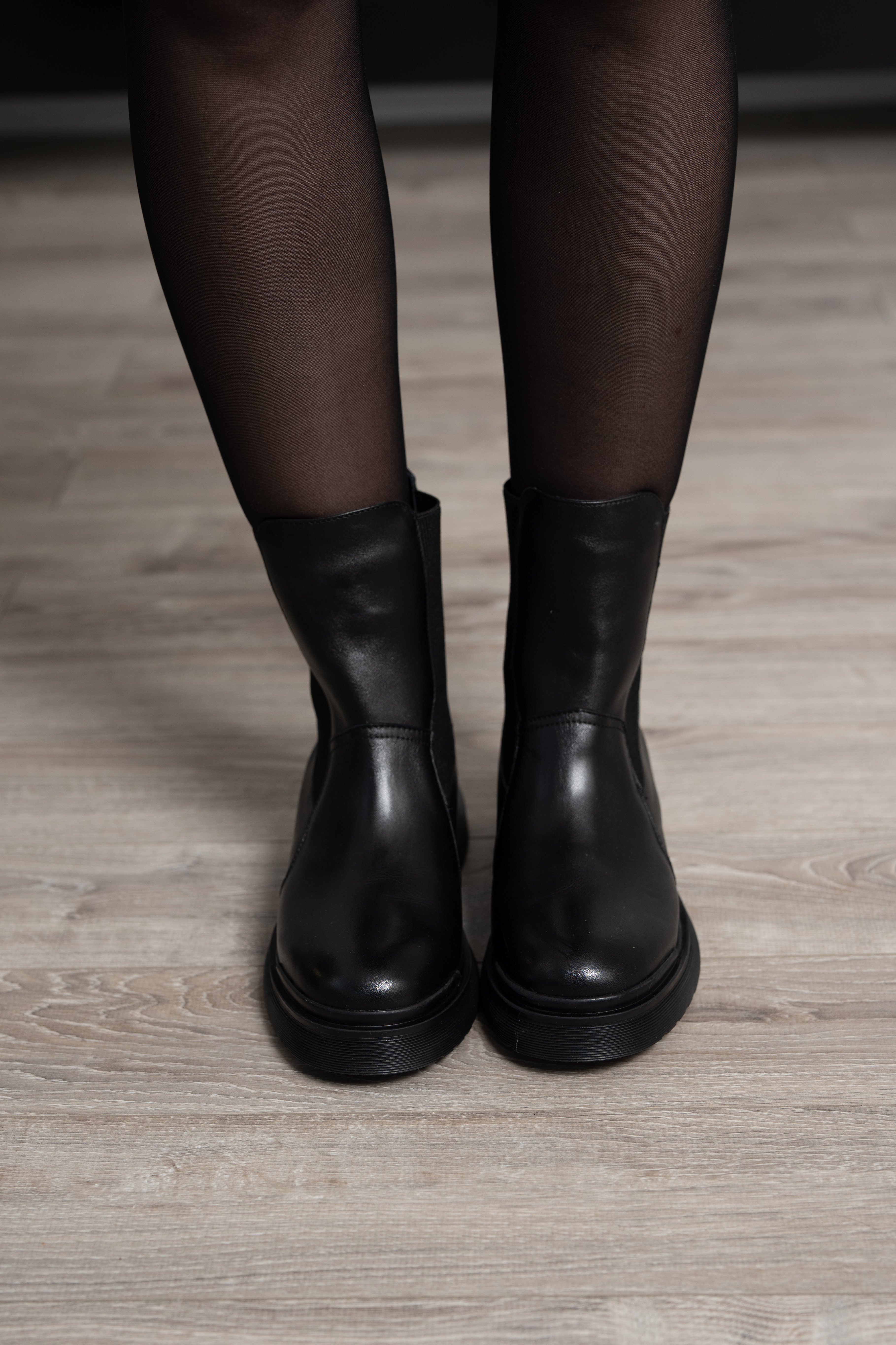 Ghete dama, Glemis, piele naturala - Cod: NE-421, Culoare: Negru Box, Marime: 38 (25.2 cm)