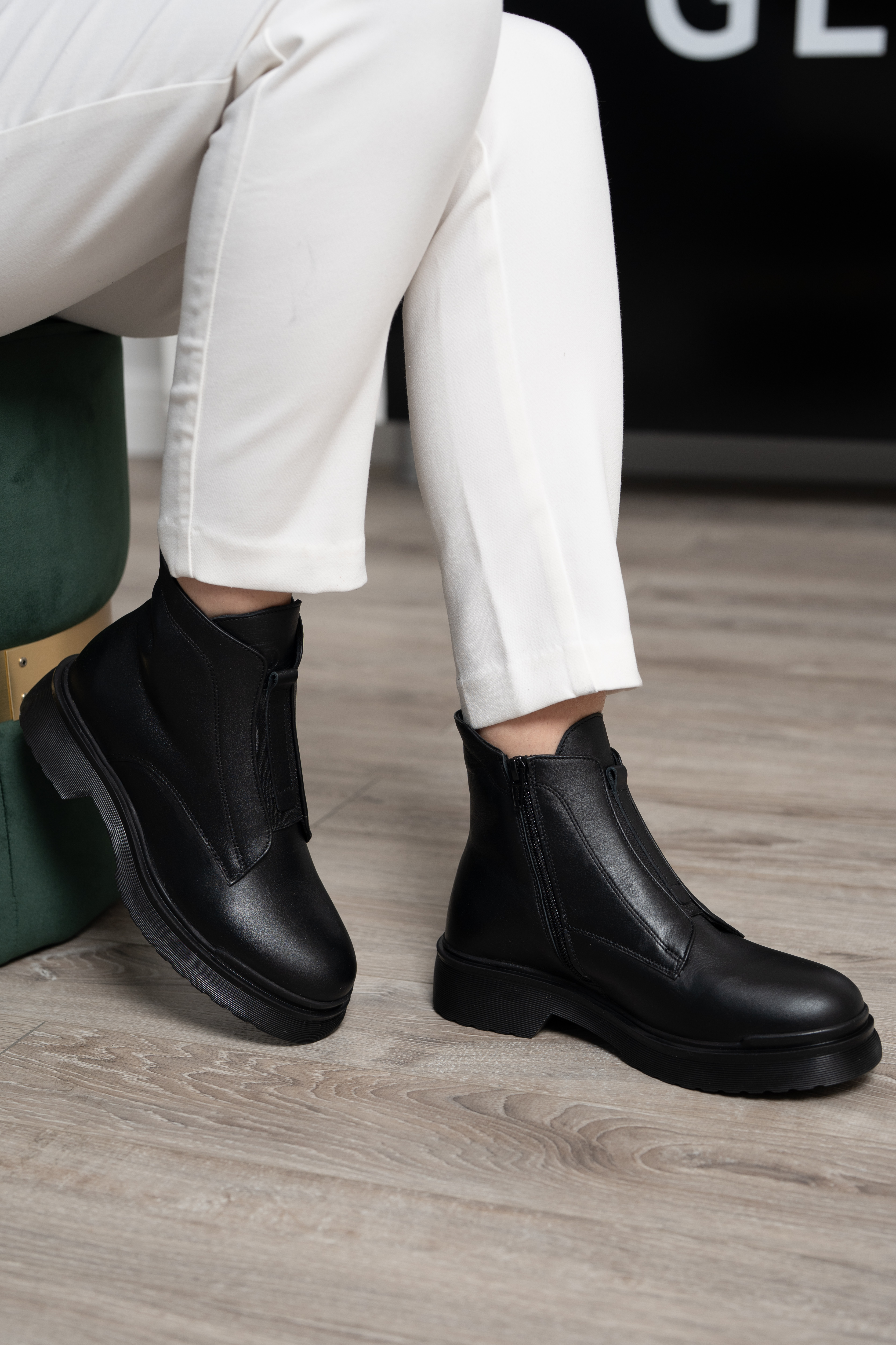 Ghete dama, Glemis, piele naturala - Cod: NE-423, Culoare: Negru Box, Marime: 38 (25.2 cm)