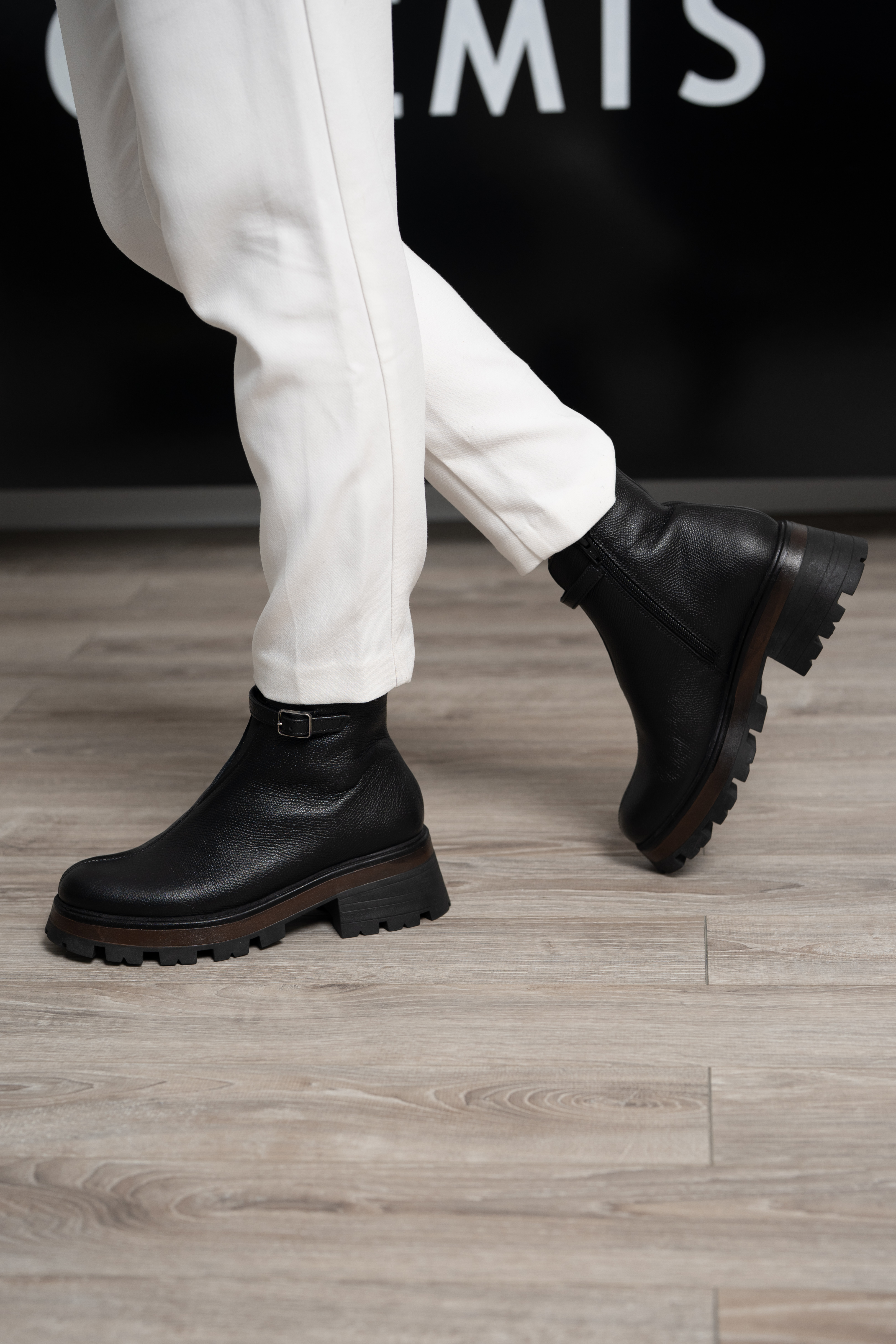 Ghete dama, Glemis, piele naturala - Cod: NE-430, Culoare: Negru Bizon, Marime: 38 (25.3 cm)