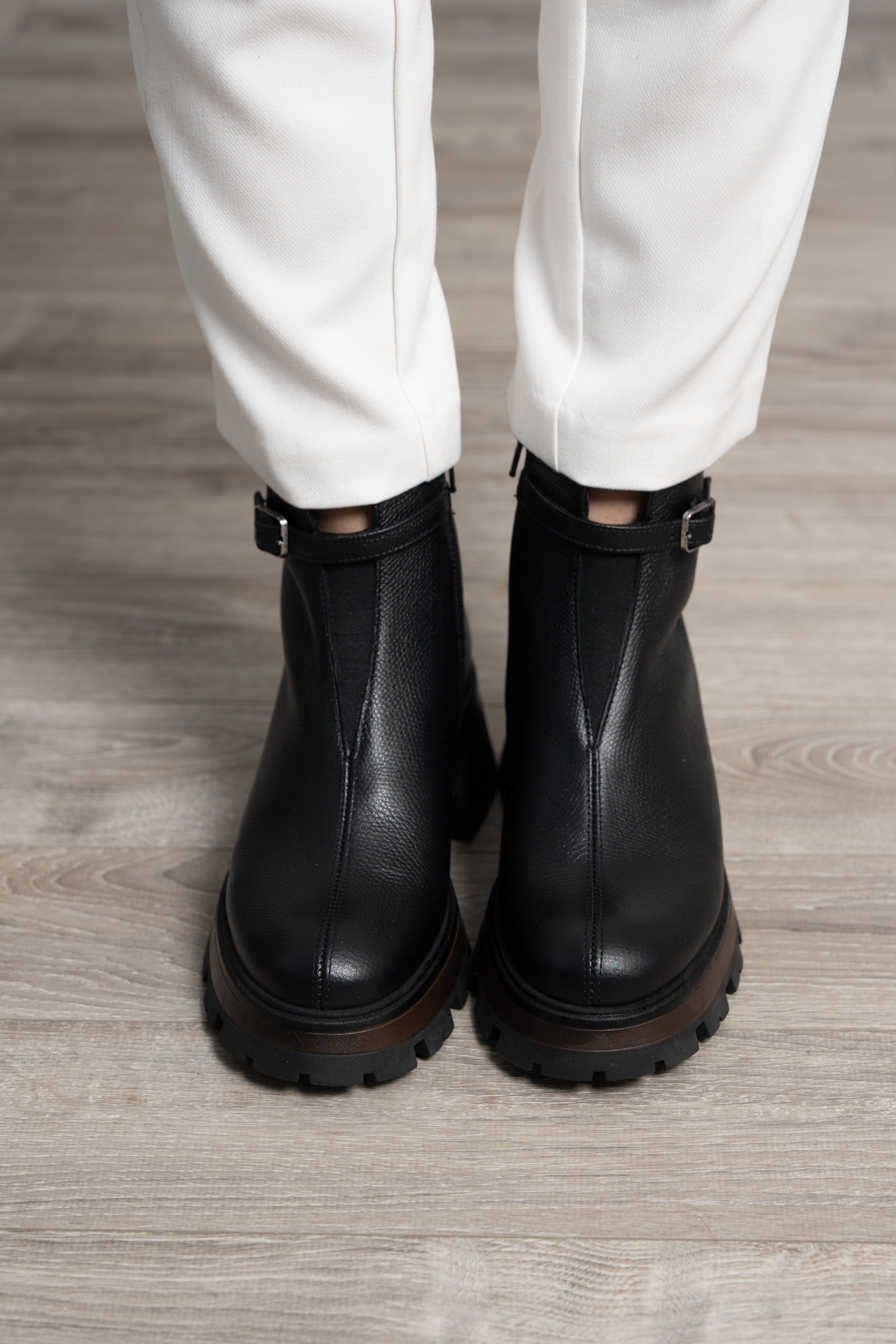 Ghete dama, Glemis, piele naturala - Cod: NE-430, Culoare: Negru Bizon, Marime: 38 (25.3 cm)