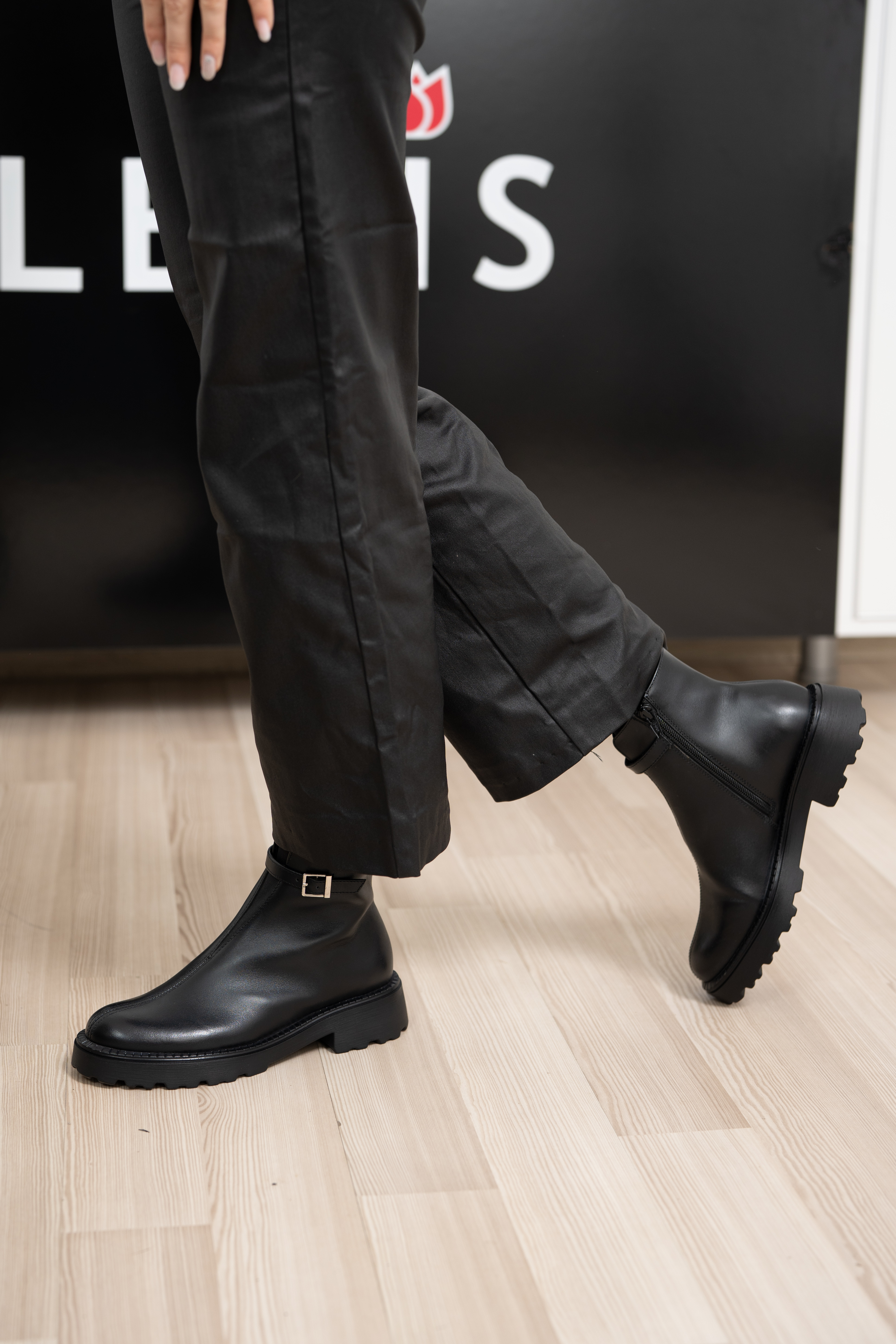 Ghete dama, Glemis, piele naturala - Cod: NE-430, Culoare: Negru Box, Marime: 38 (25.3 cm)