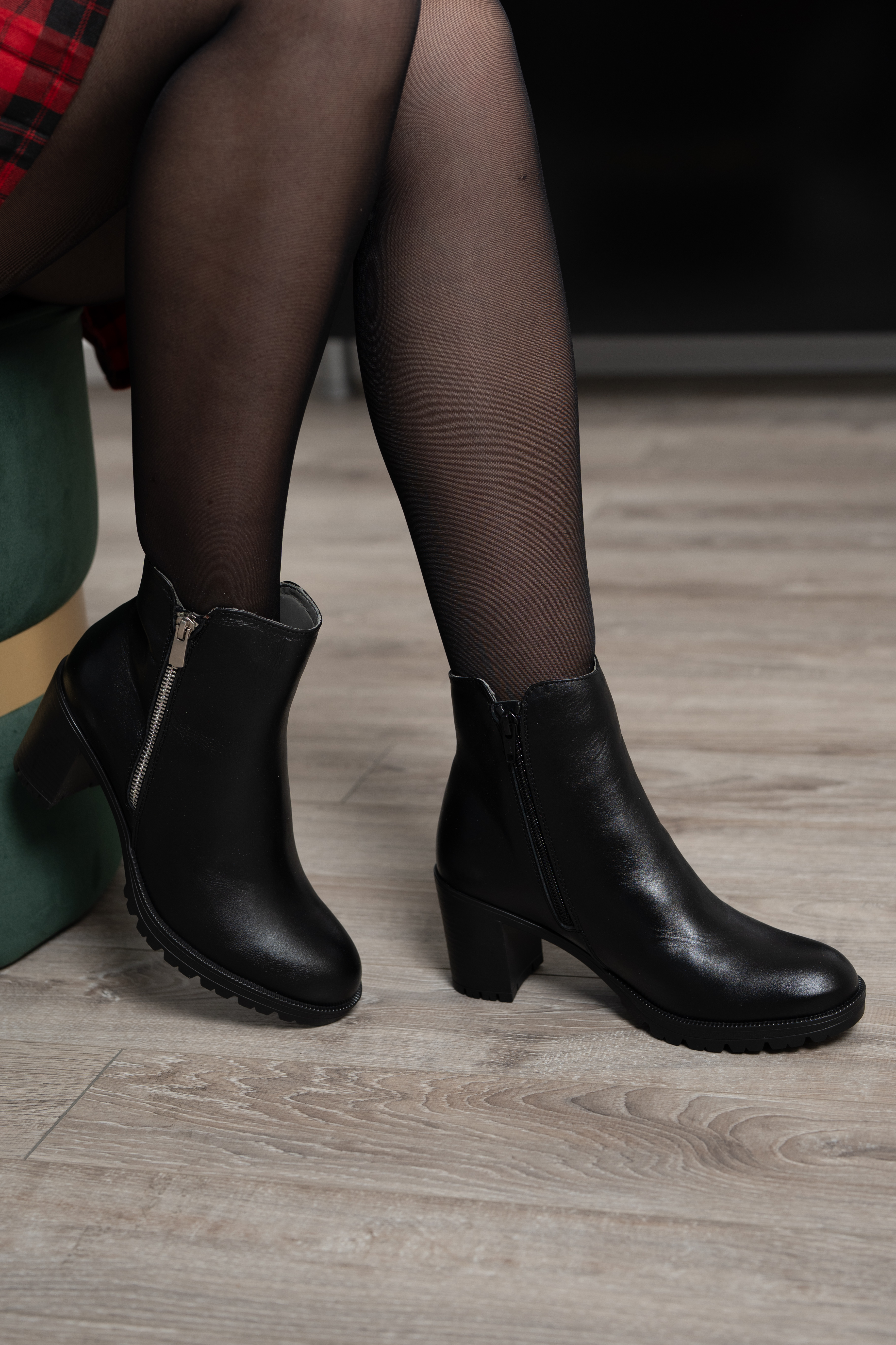 Ghete dama clasic, Glemis, piele naturala - Cod: PS-athena-160, Culoare: Negru Box, Marime: 38 (24.6 cm)