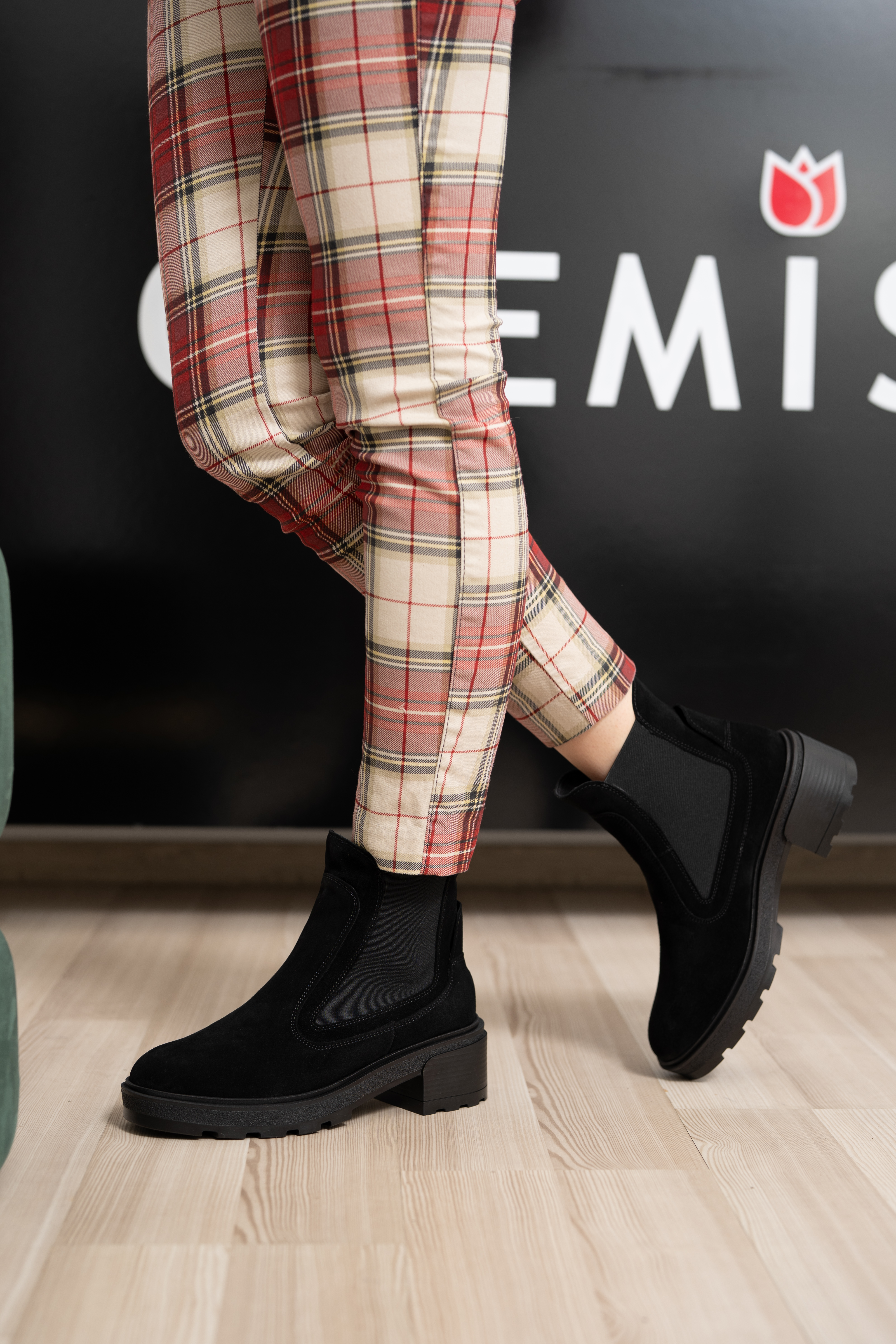 Ghete dama, Glemis, piele naturala - Model: PS-olivia-200, Culoare: Negru Velur, Marime: 38 (24.6 cm)