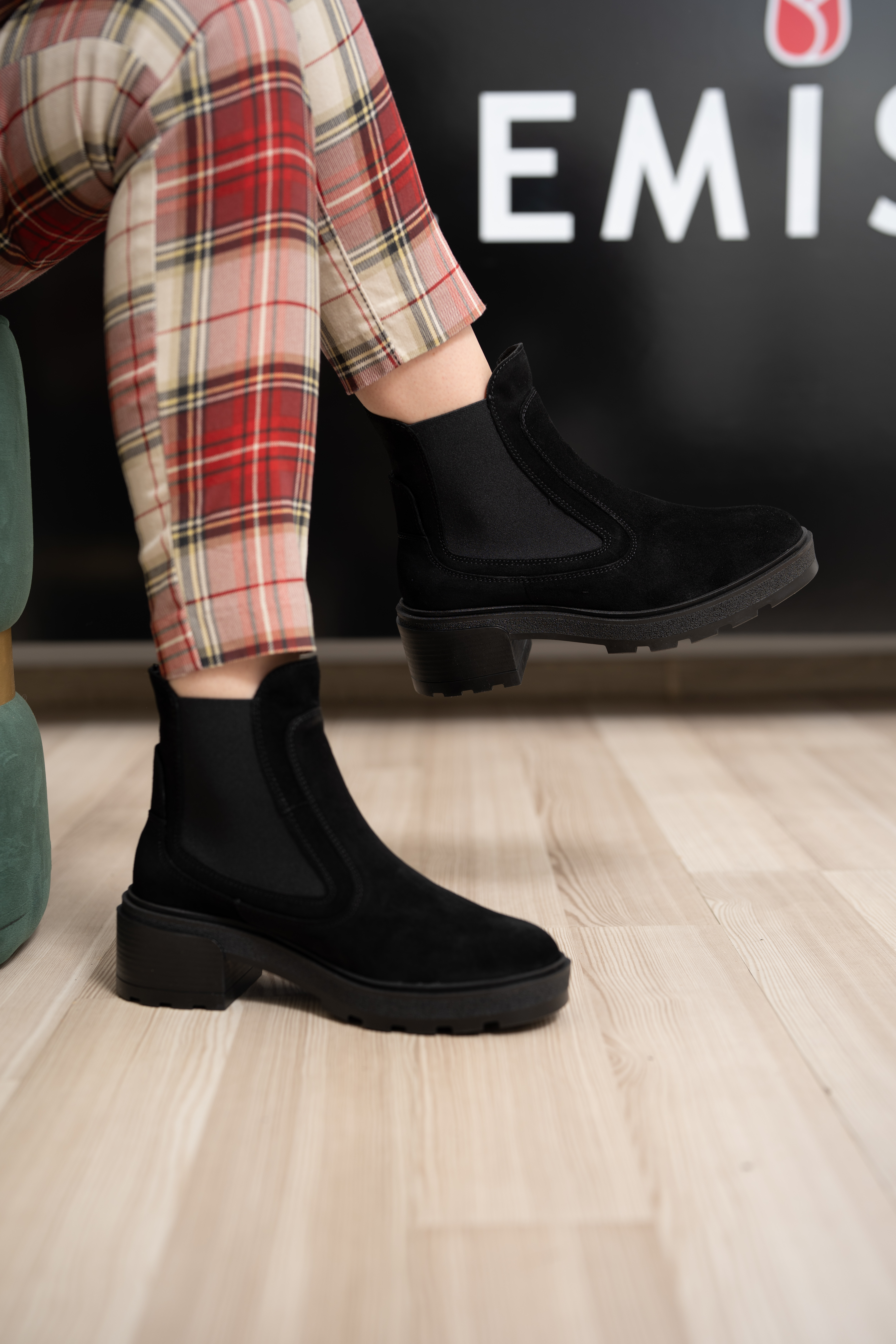 Ghete dama, Glemis, piele naturala - Model: PS-olivia-200, Culoare: Negru Velur, Marime: 38 (24.6 cm)